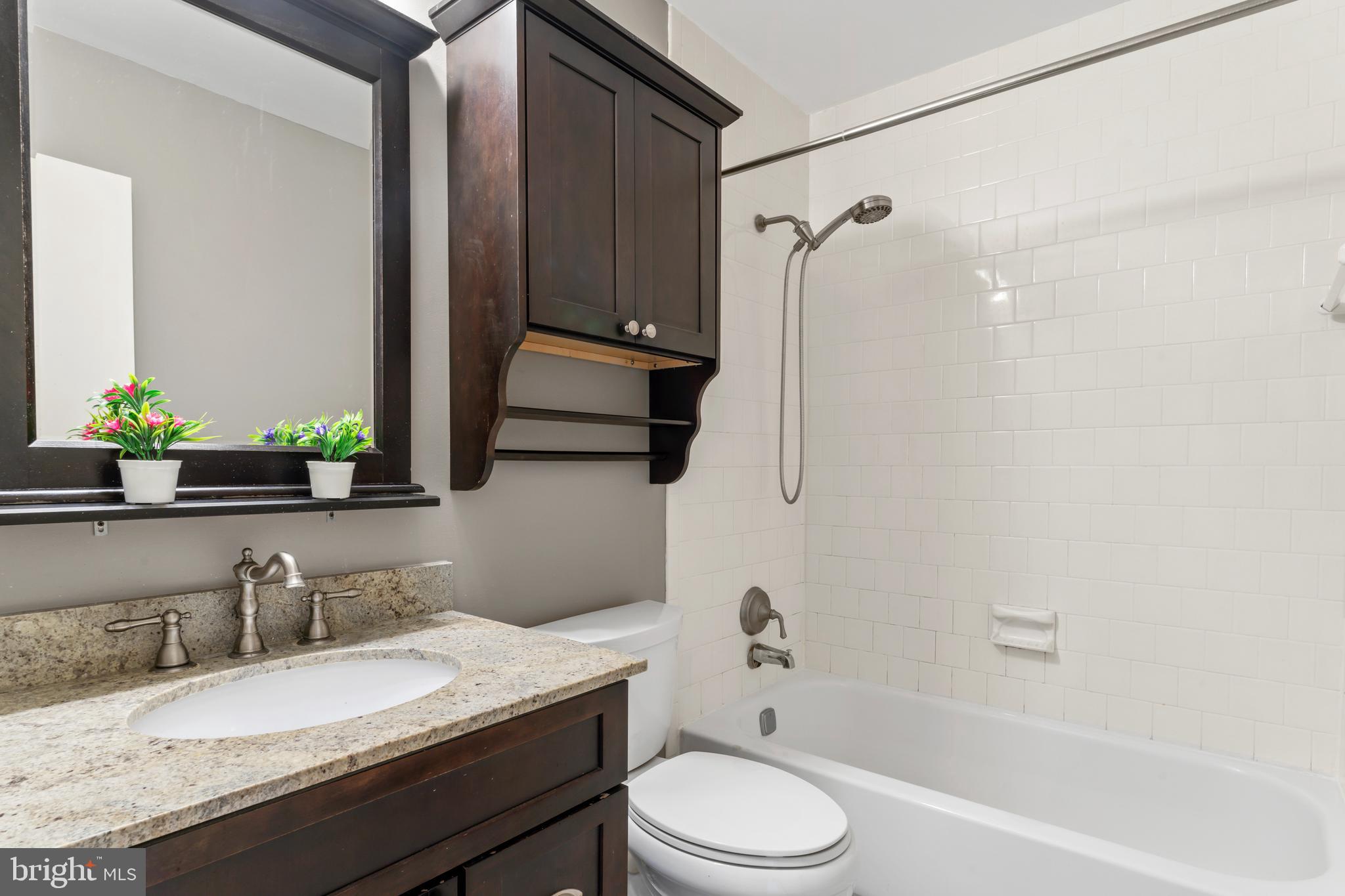 VILLA D ESTE VILLAGE - Residential