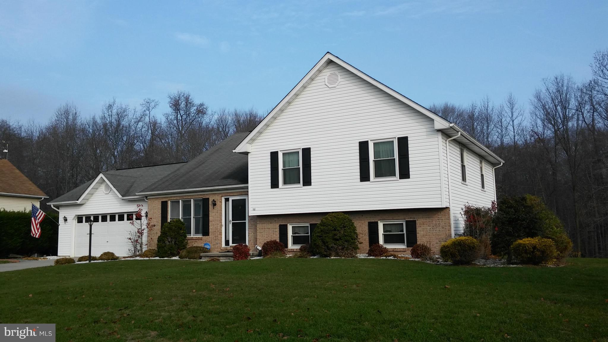 MAXA WOODS - Residential