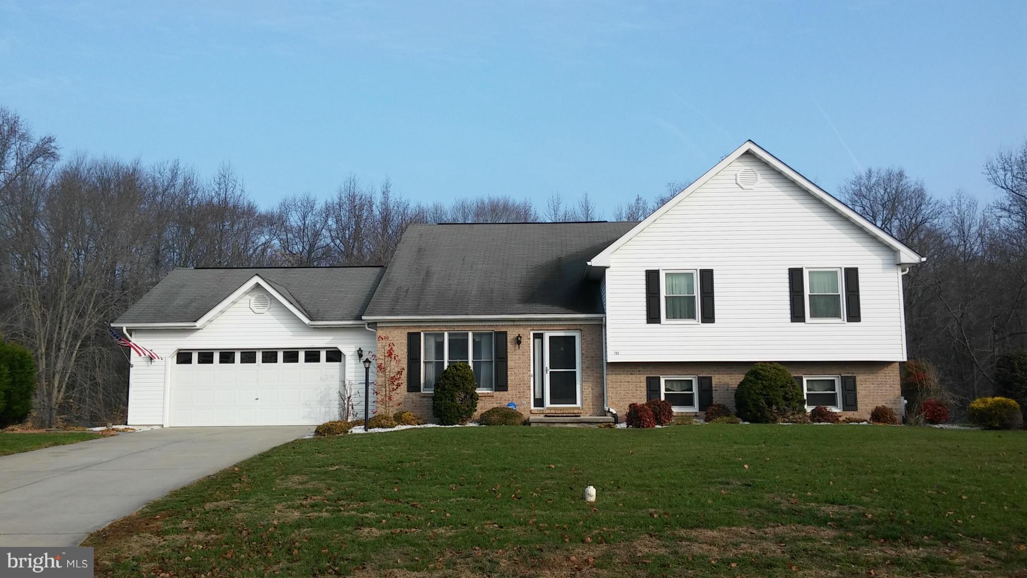 MAXA WOODS - Residential