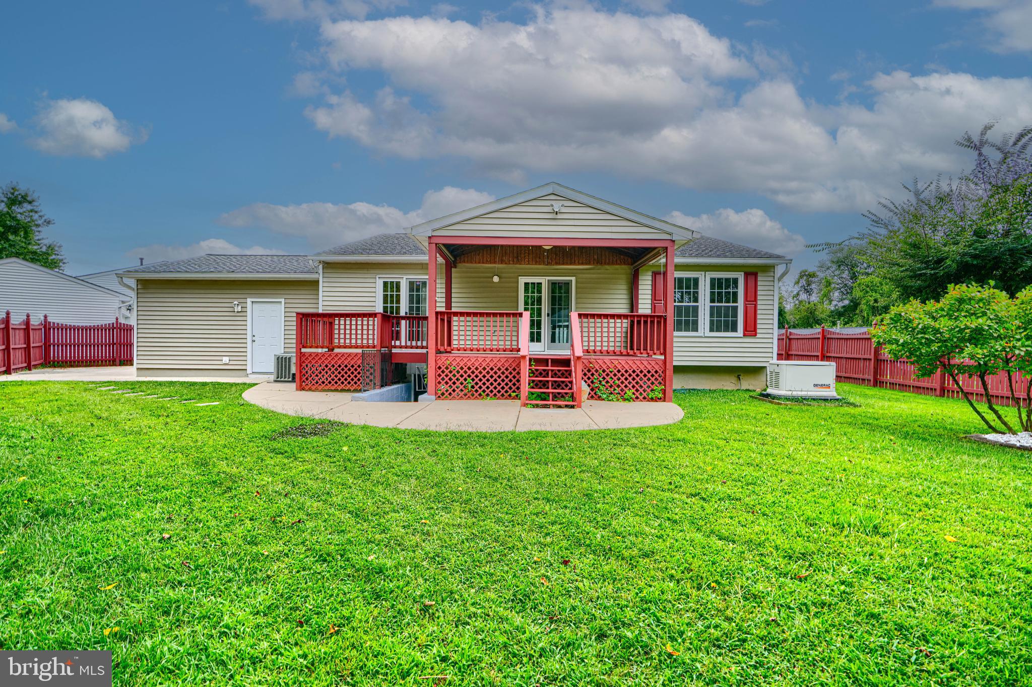 6 BEE JAY COURT