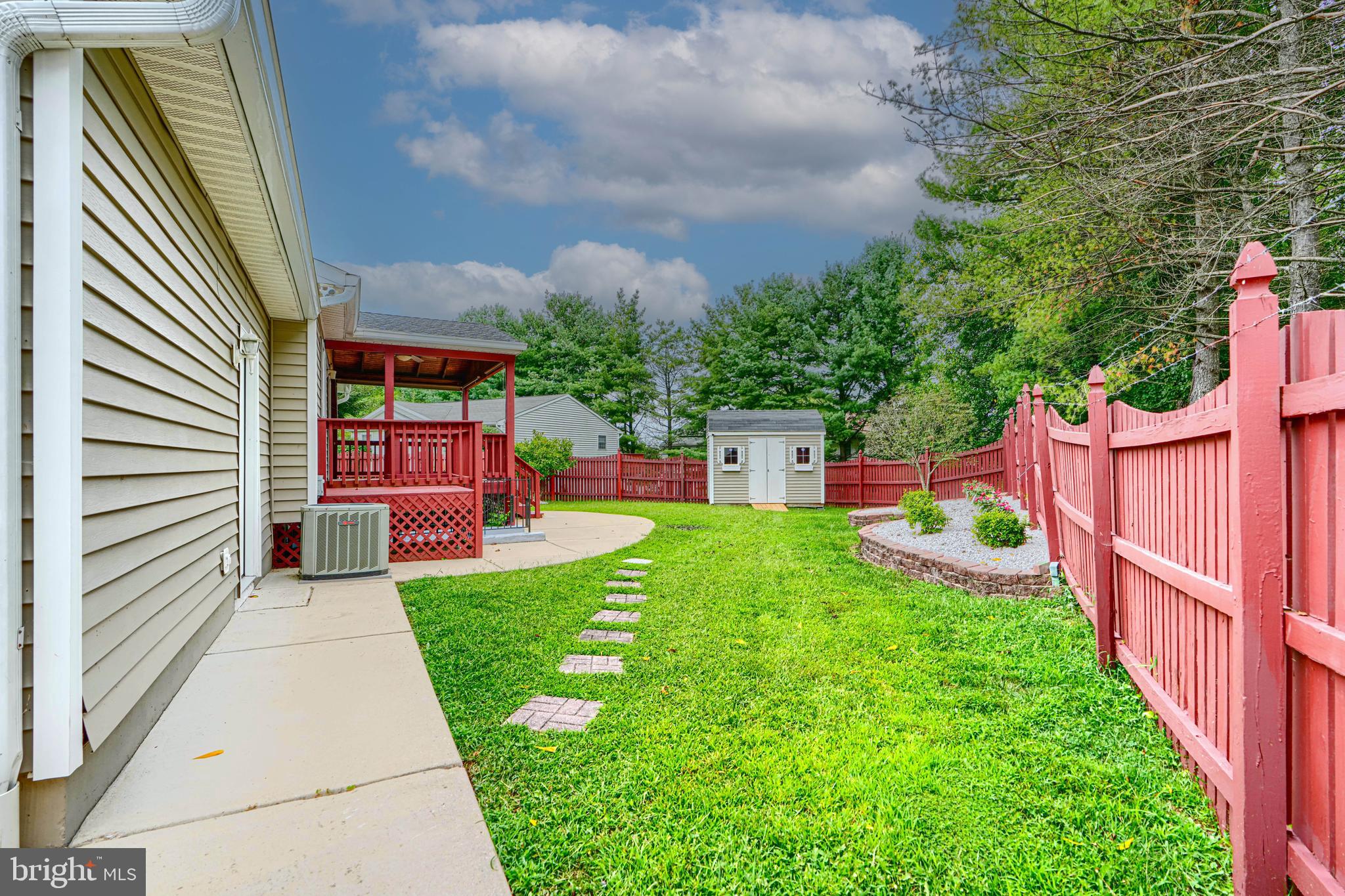 6 BEE JAY COURT