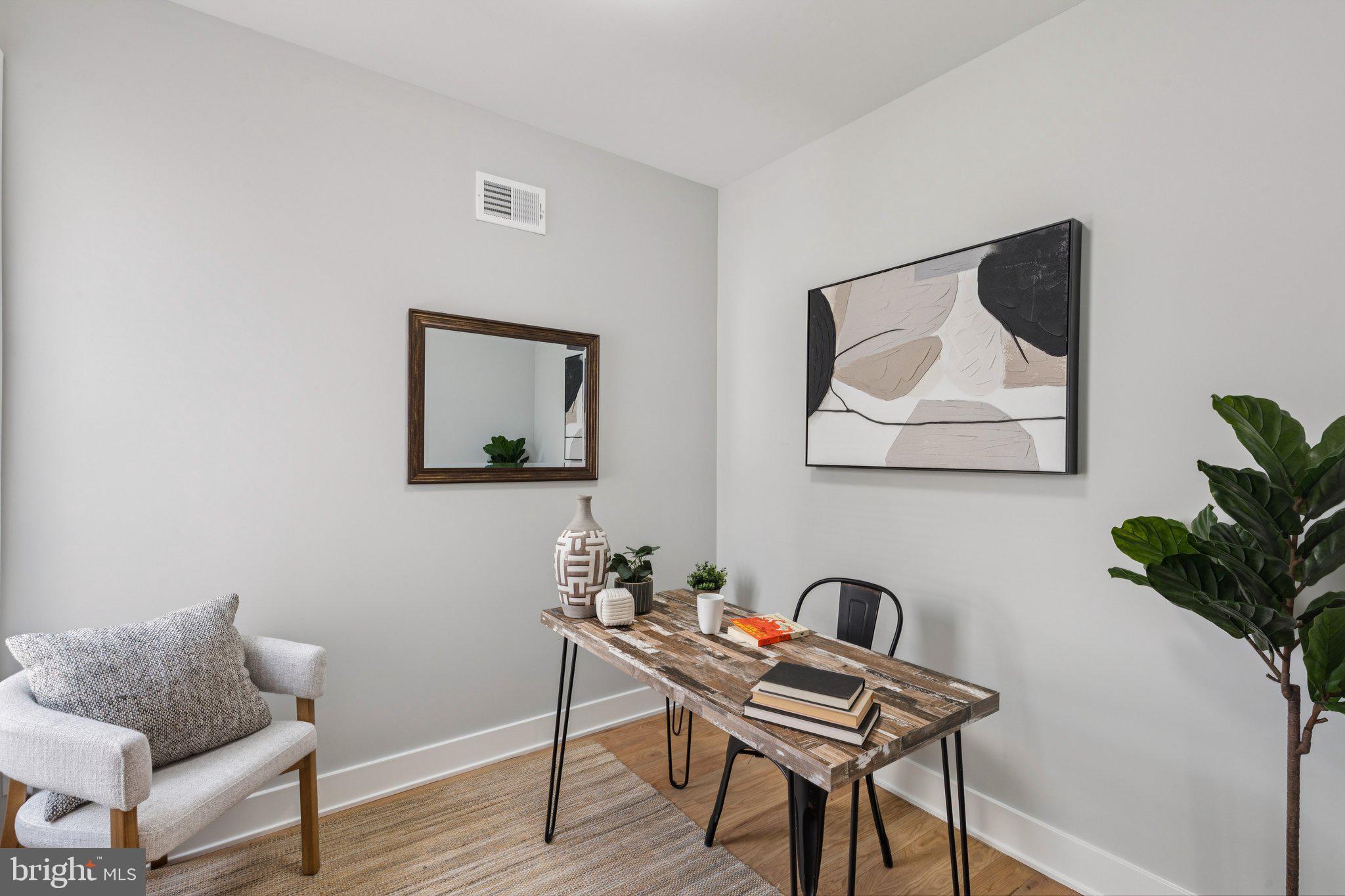 ROXBOROUGH - Residential