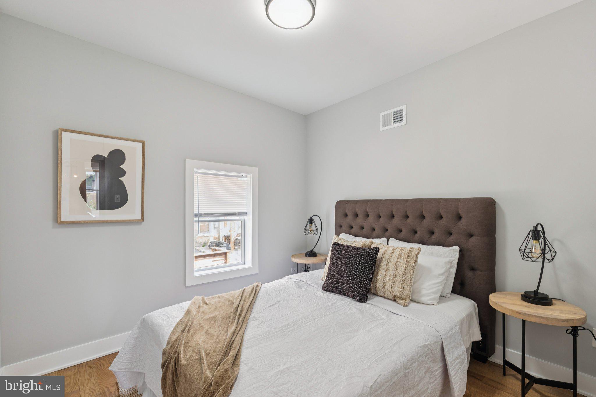 ROXBOROUGH - Residential