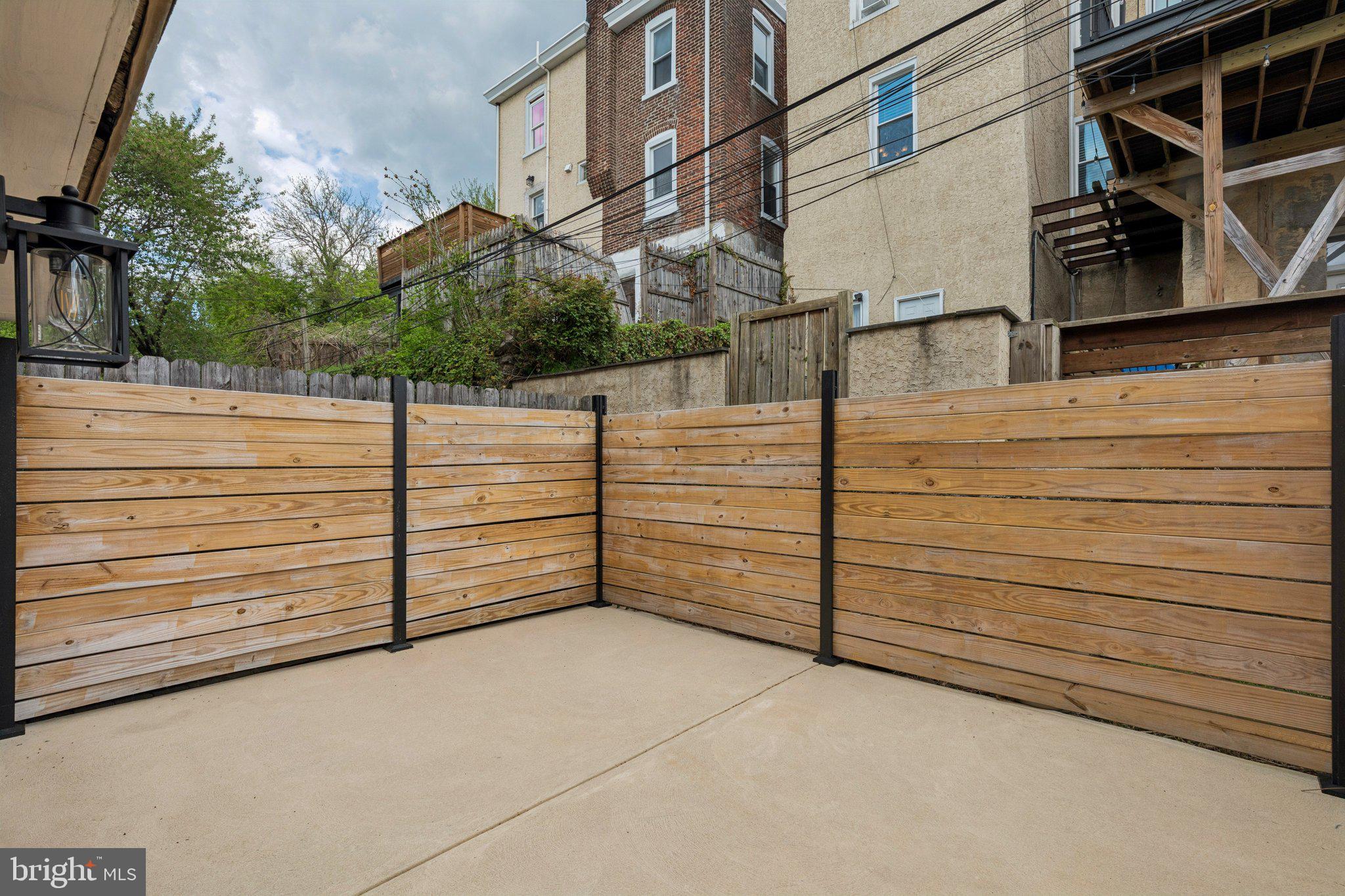 ROXBOROUGH - Residential