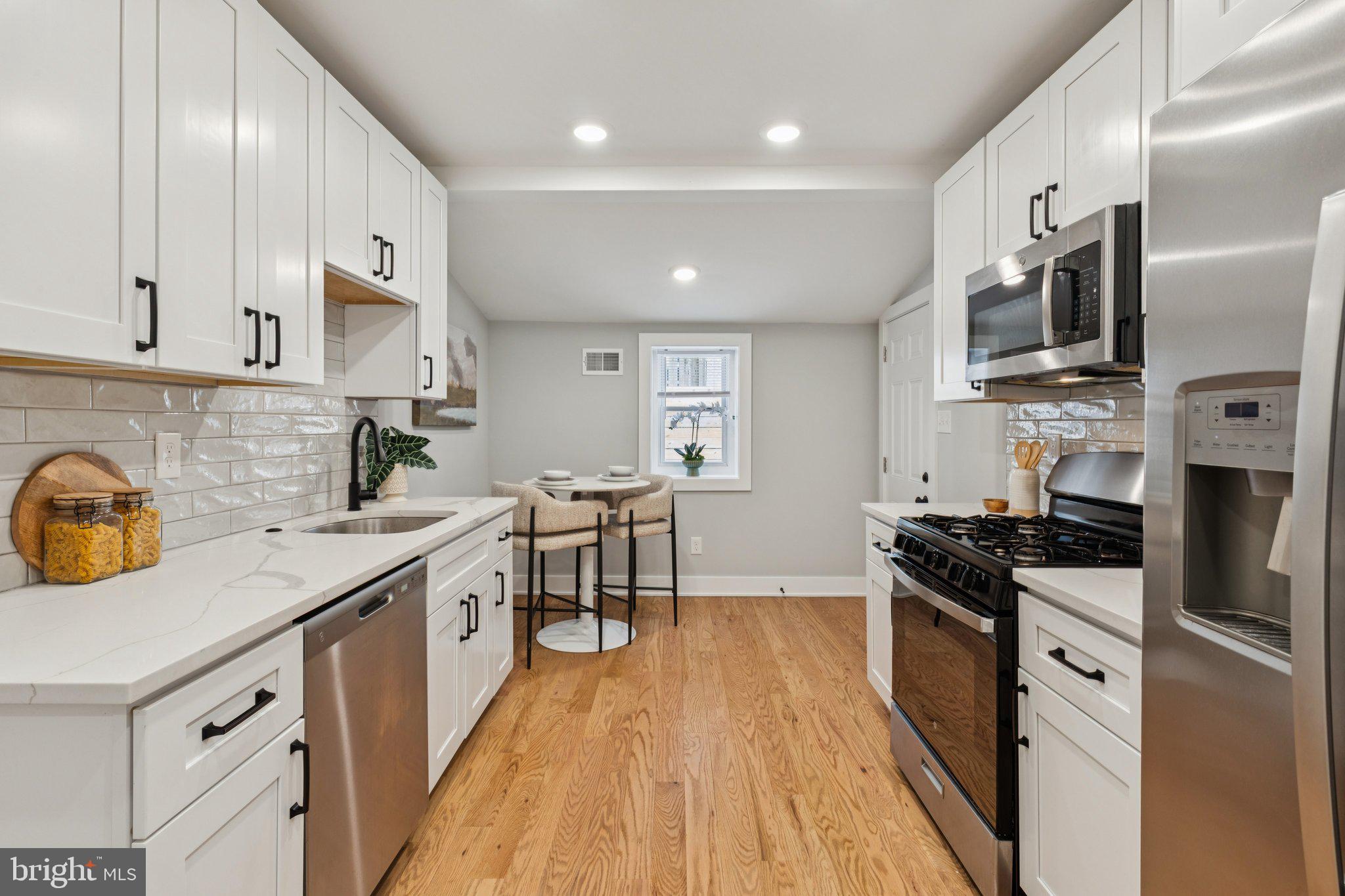 ROXBOROUGH - Residential