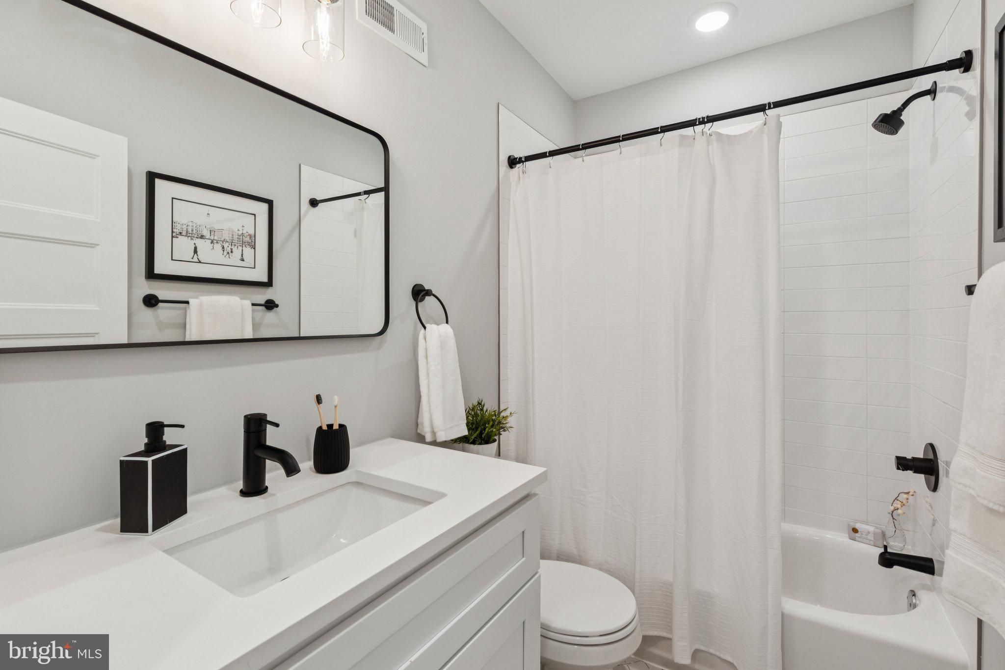 ROXBOROUGH - Residential