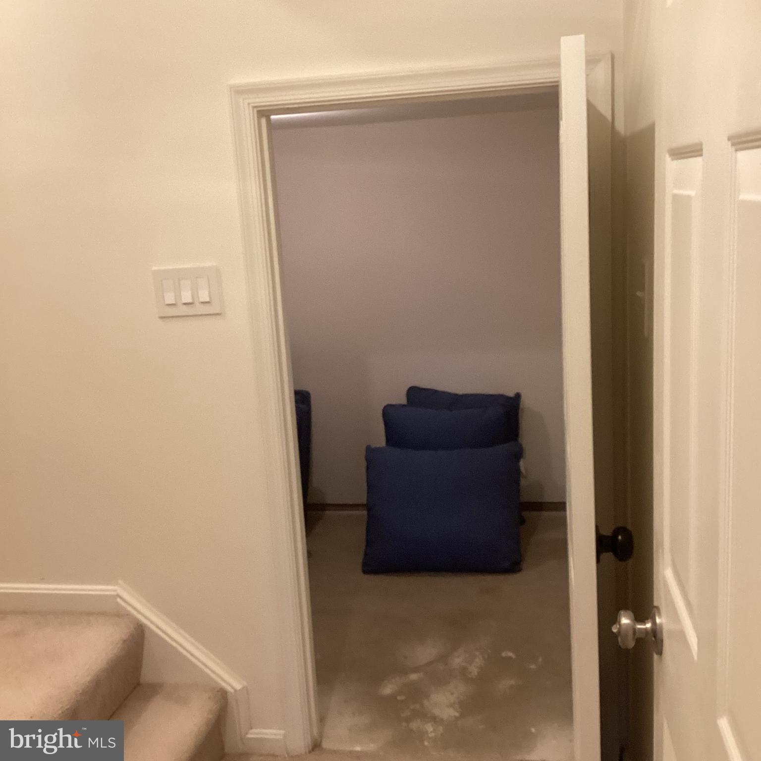 MAIN ST VILLAGE - Residential Lease