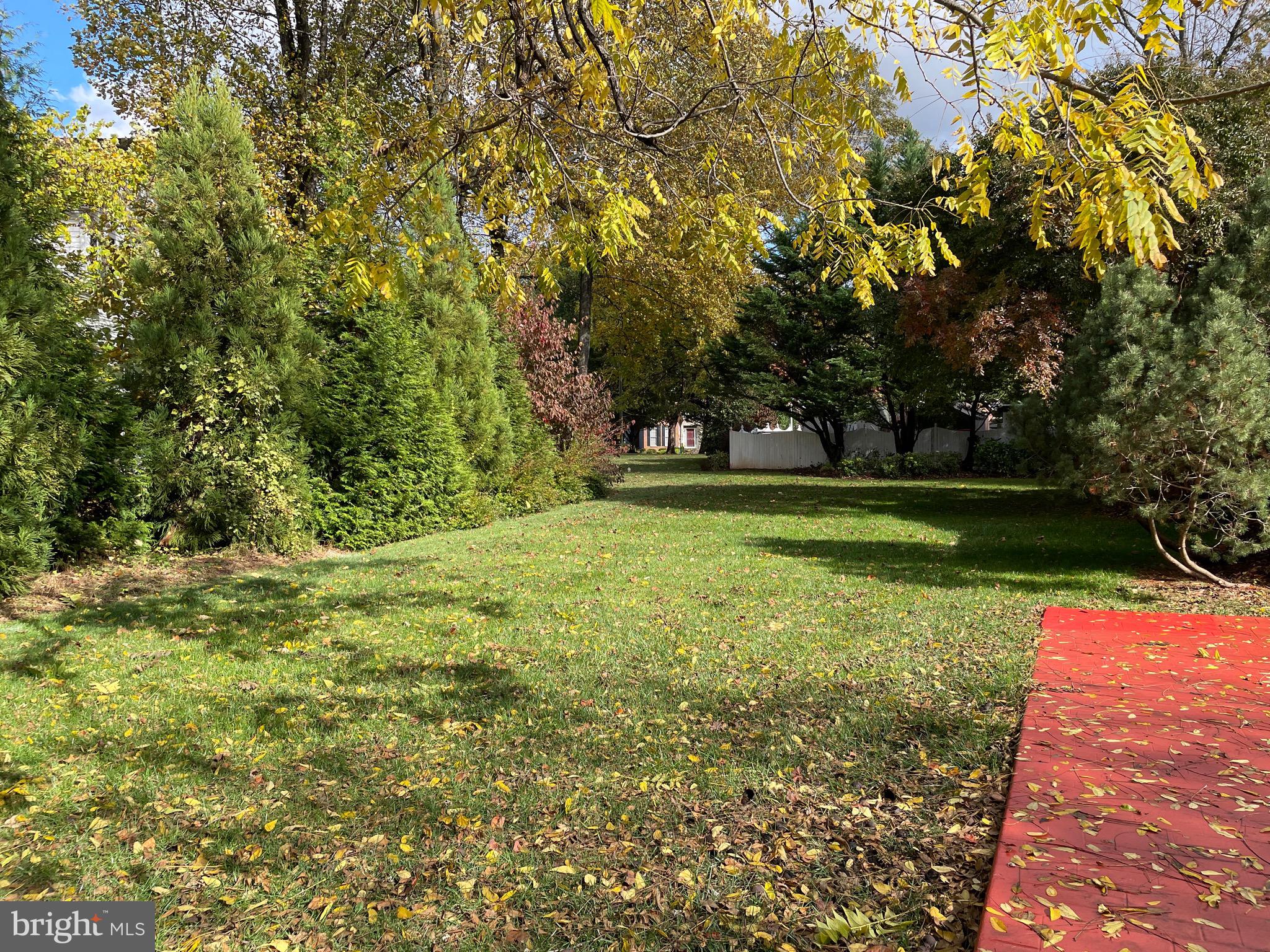 GRAYS OAKTON - Residential Lease