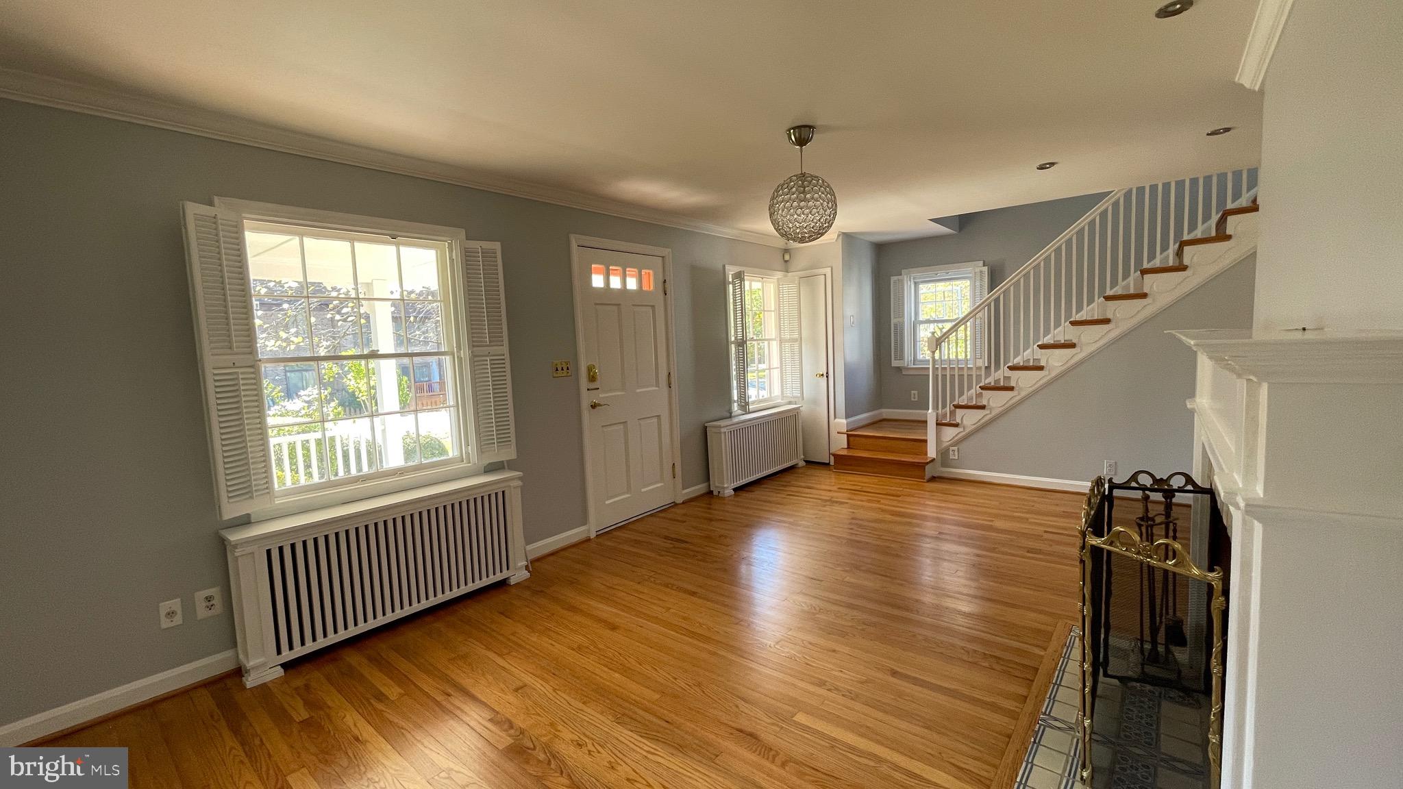 GRAYS OAKTON - Residential Lease