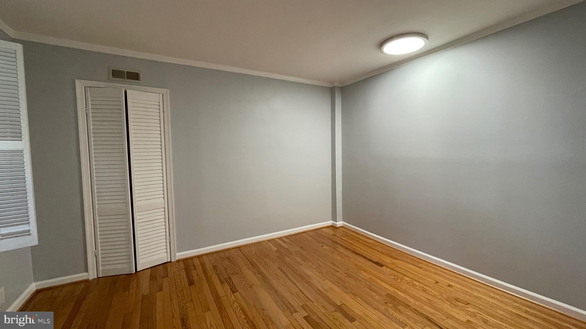 GRAYS OAKTON - Residential Lease