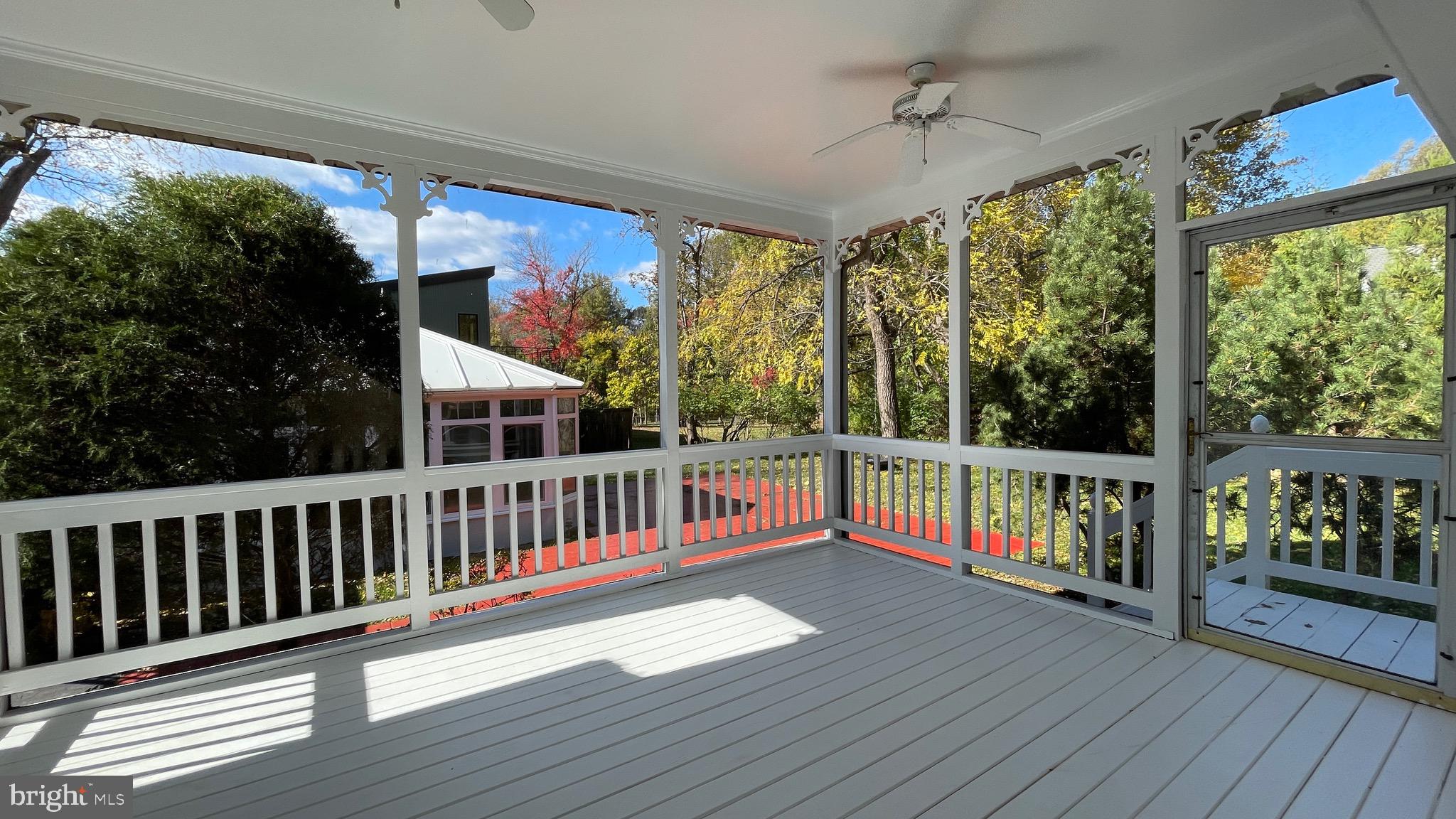 GRAYS OAKTON - Residential Lease