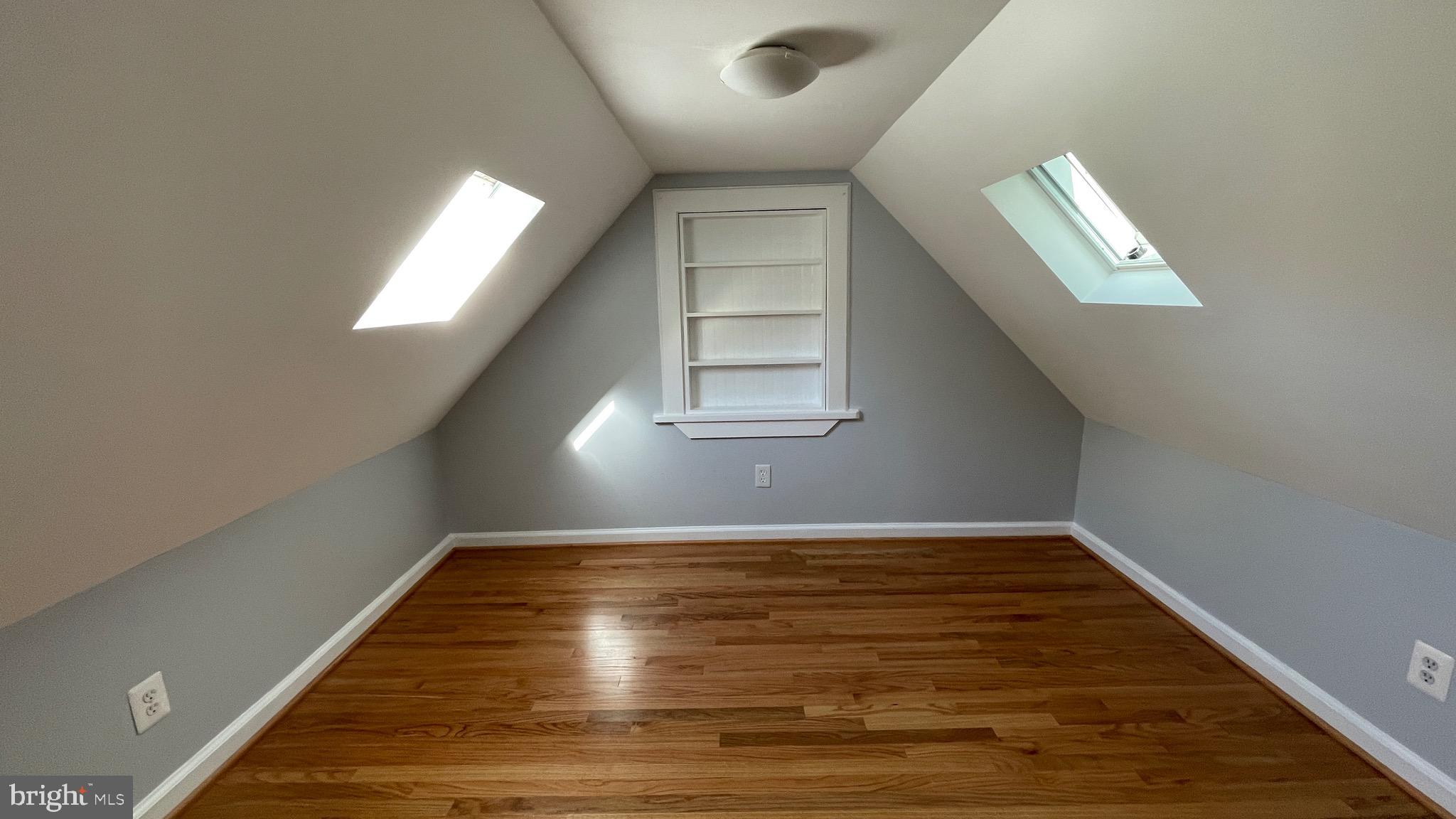 GRAYS OAKTON - Residential Lease