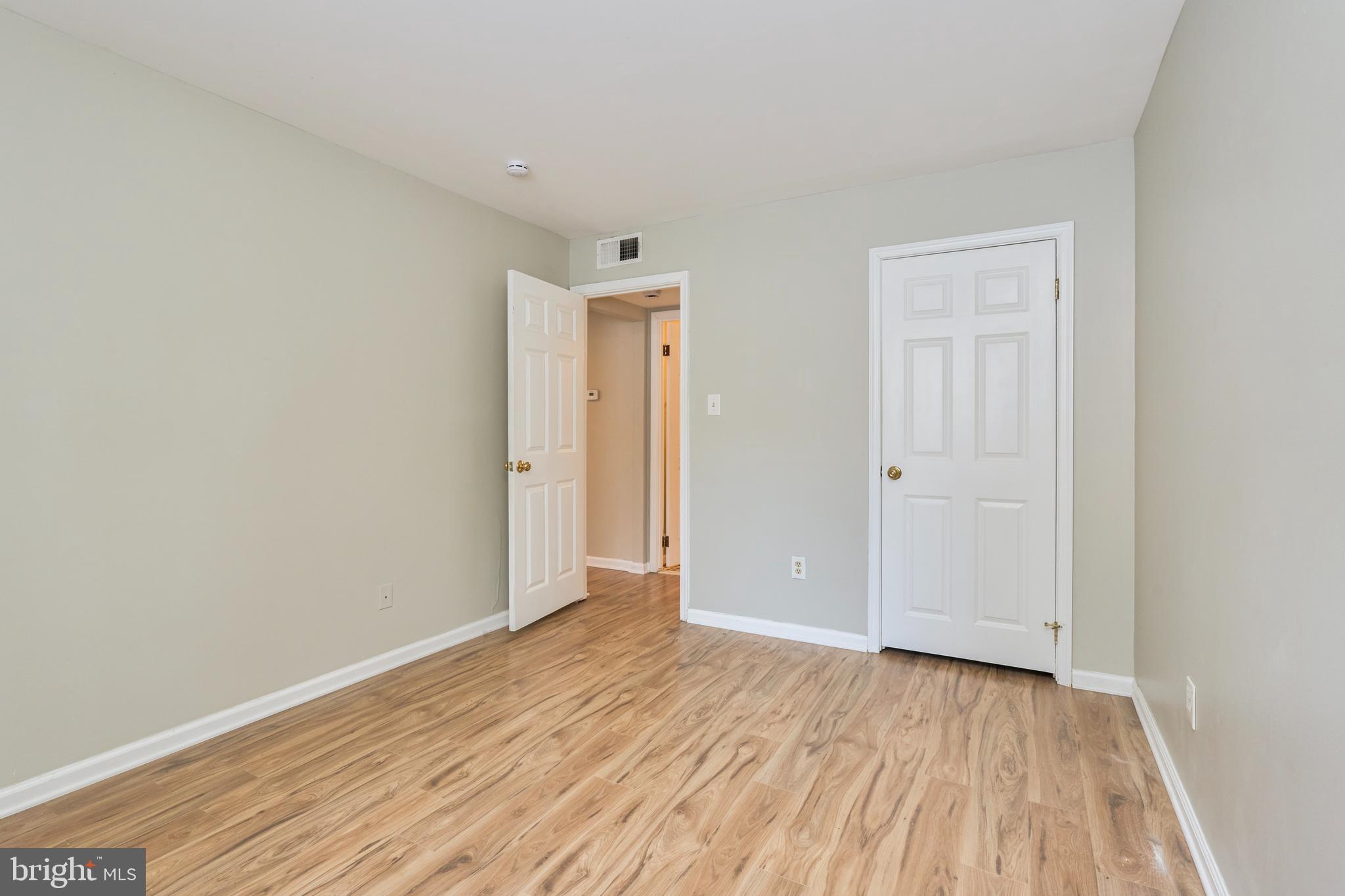 FALLS PLAZA - Residential