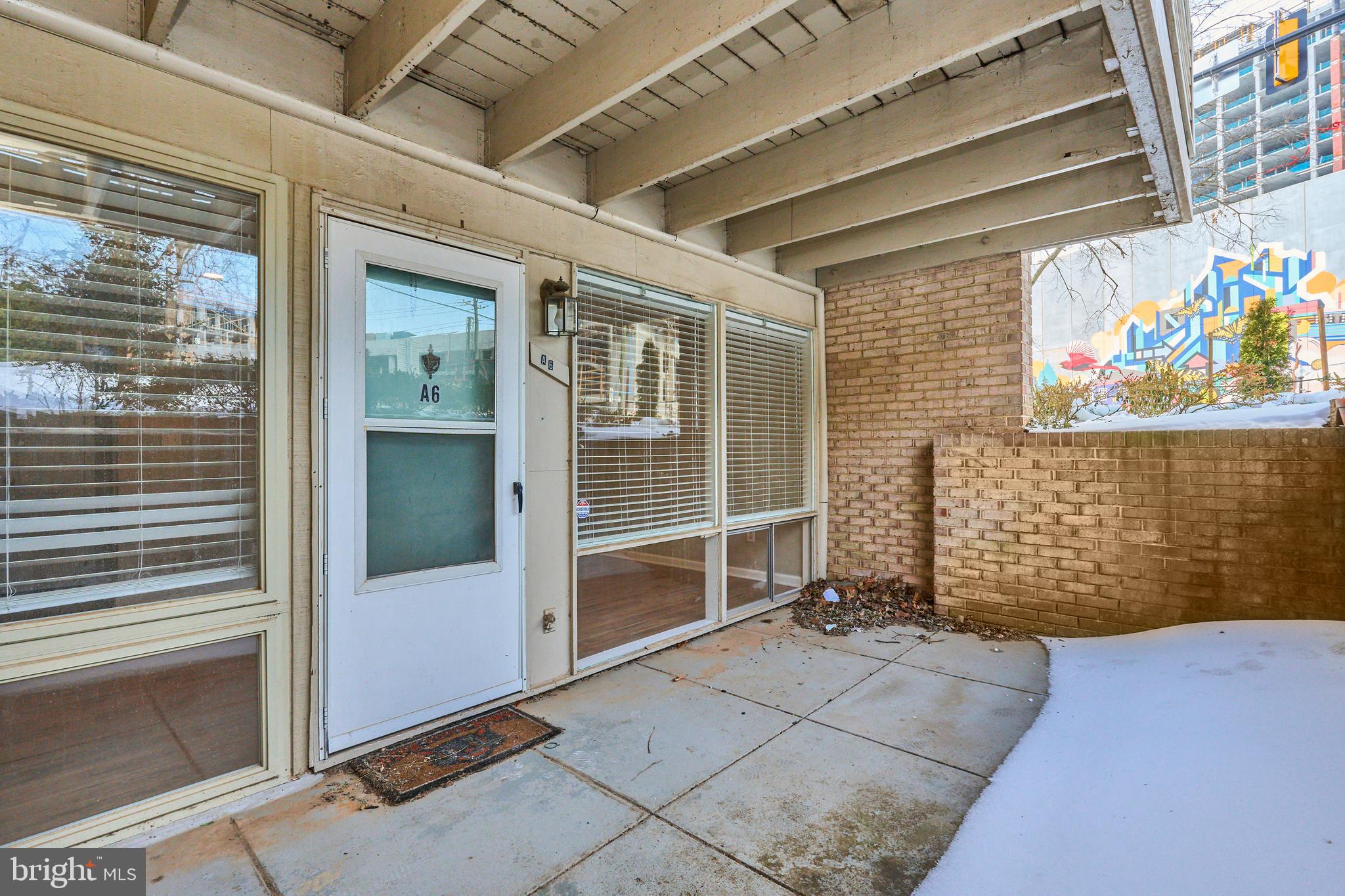 FALLS PLAZA - Residential