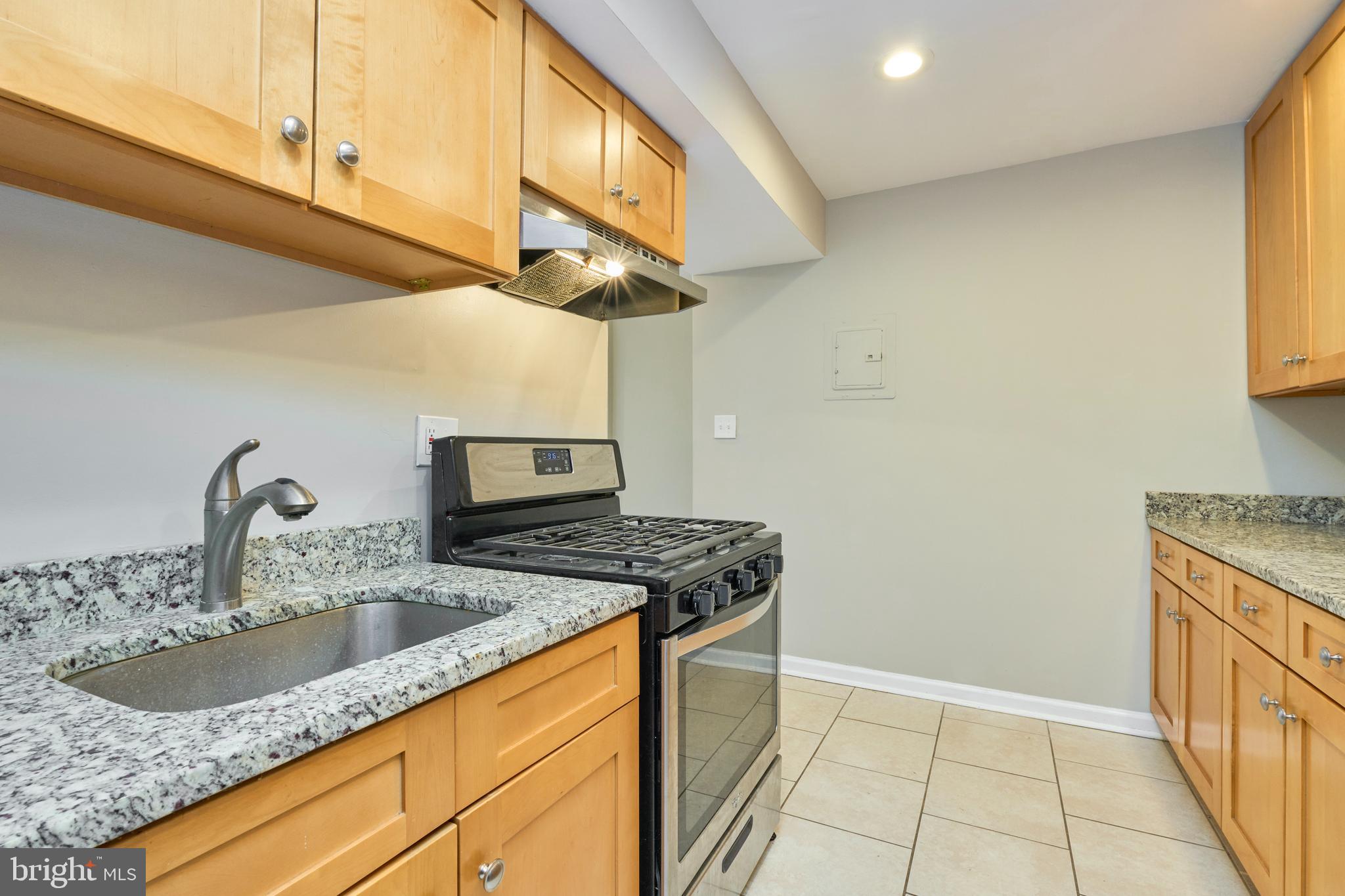 FALLS PLAZA - Residential