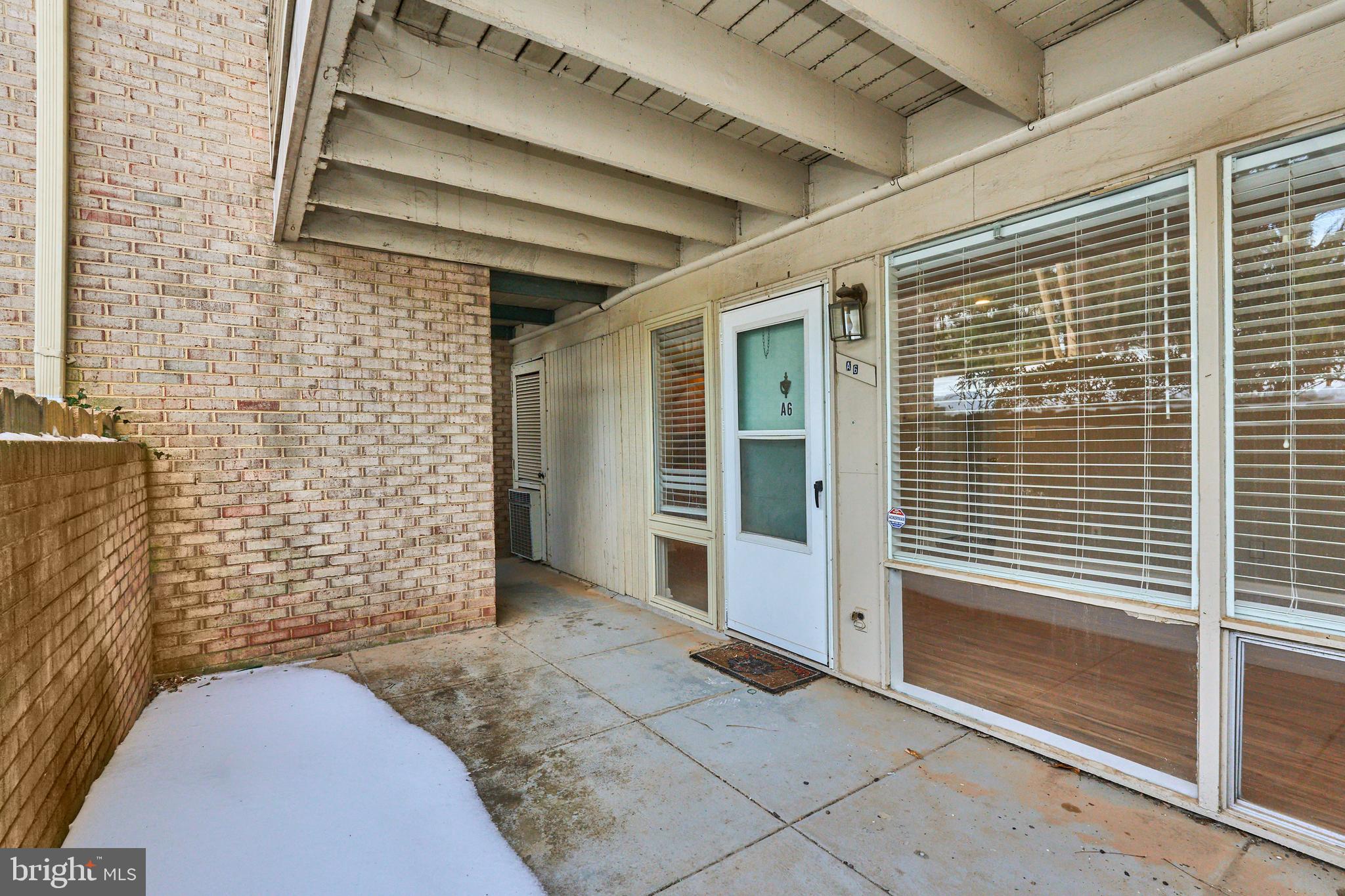 FALLS PLAZA - Residential