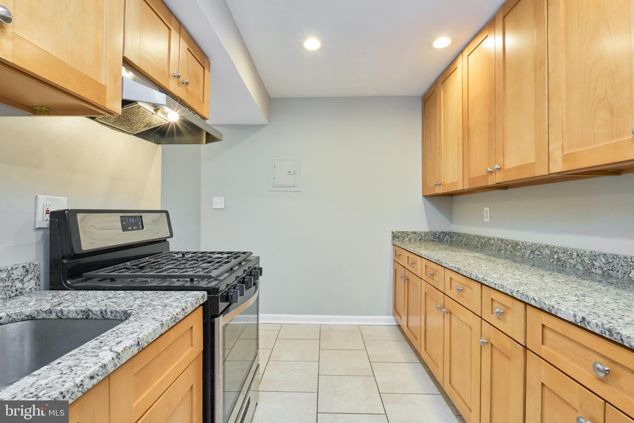 FALLS PLAZA - Residential