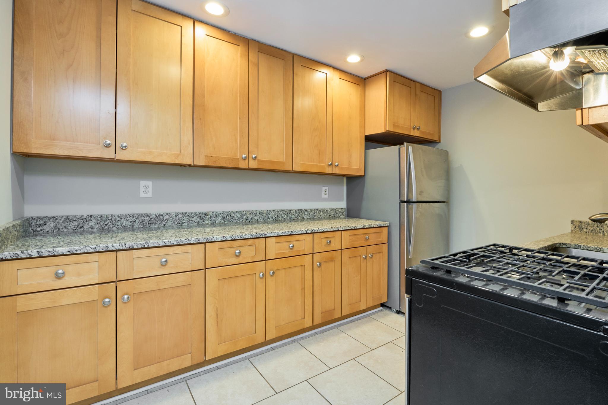 FALLS PLAZA - Residential