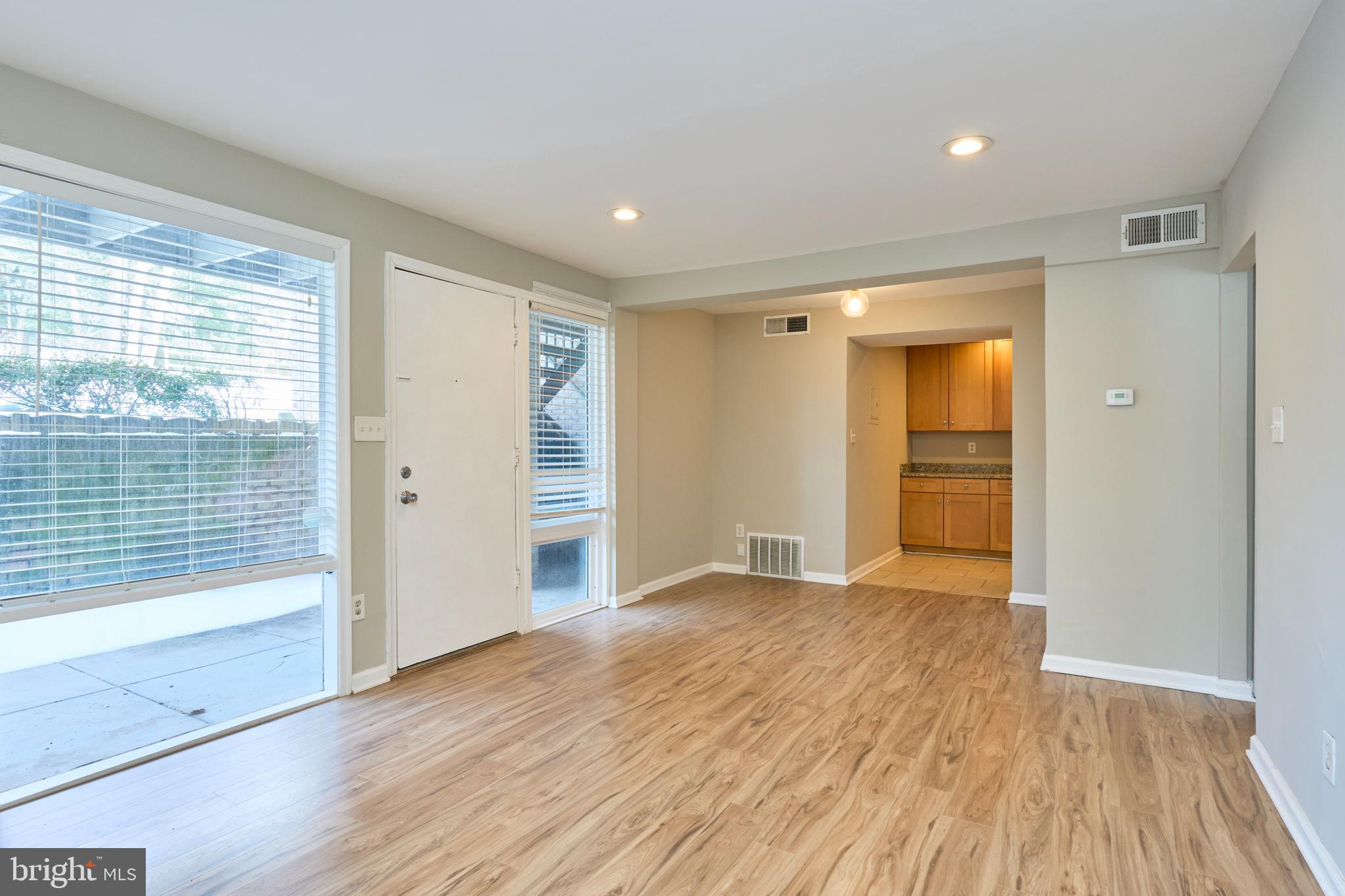 FALLS PLAZA - Residential