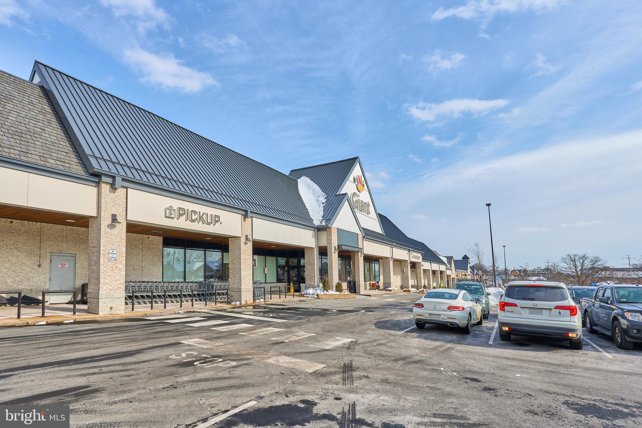 FALLS PLAZA - Residential