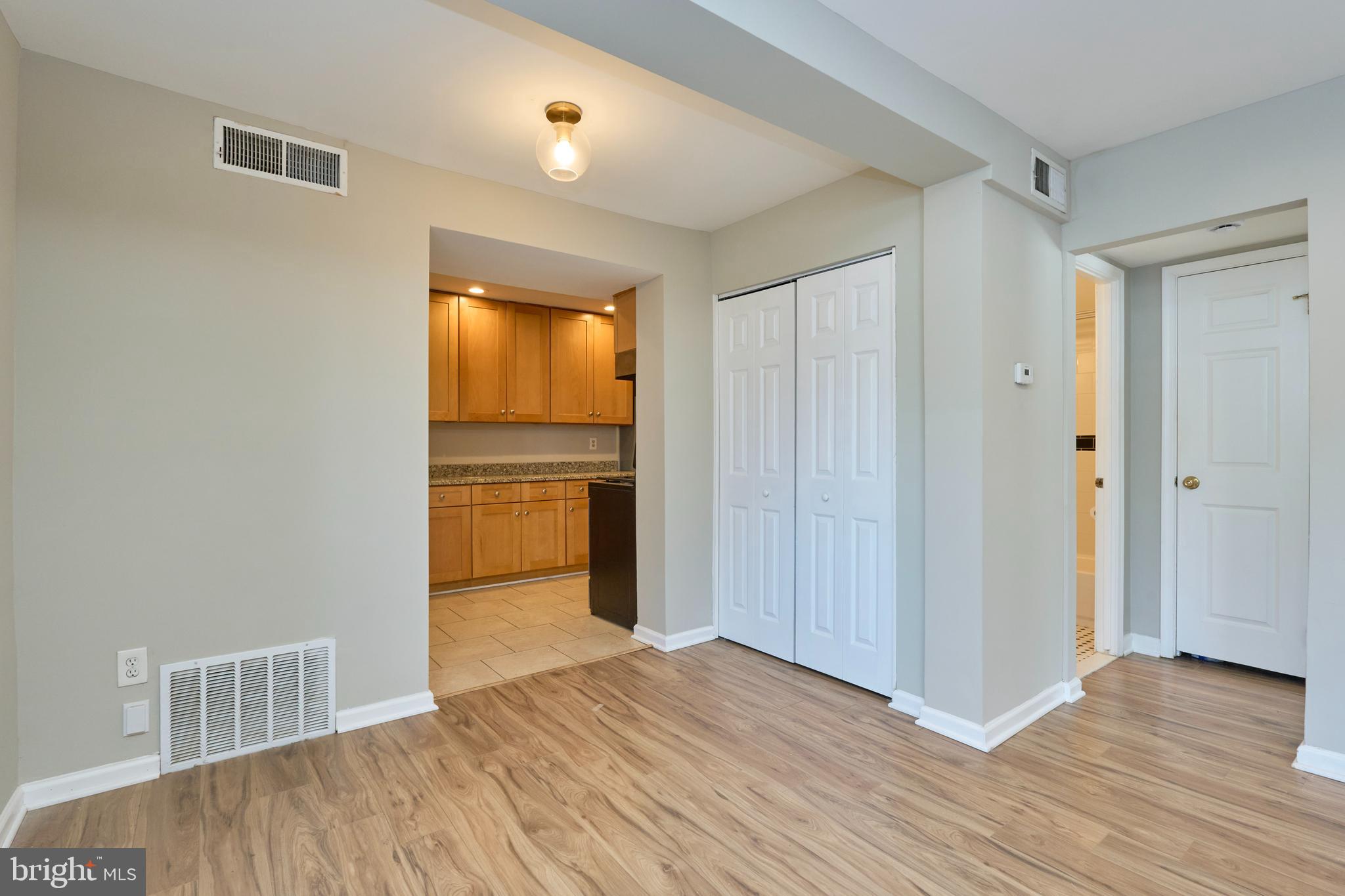 FALLS PLAZA - Residential