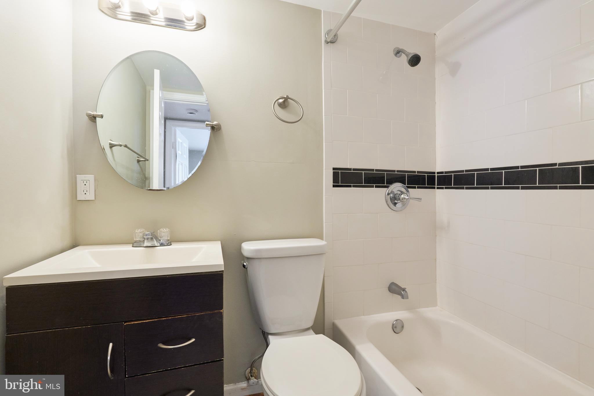 FALLS PLAZA - Residential