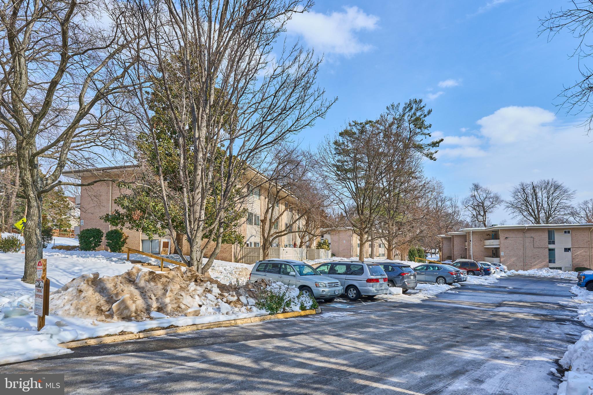 FALLS PLAZA - Residential