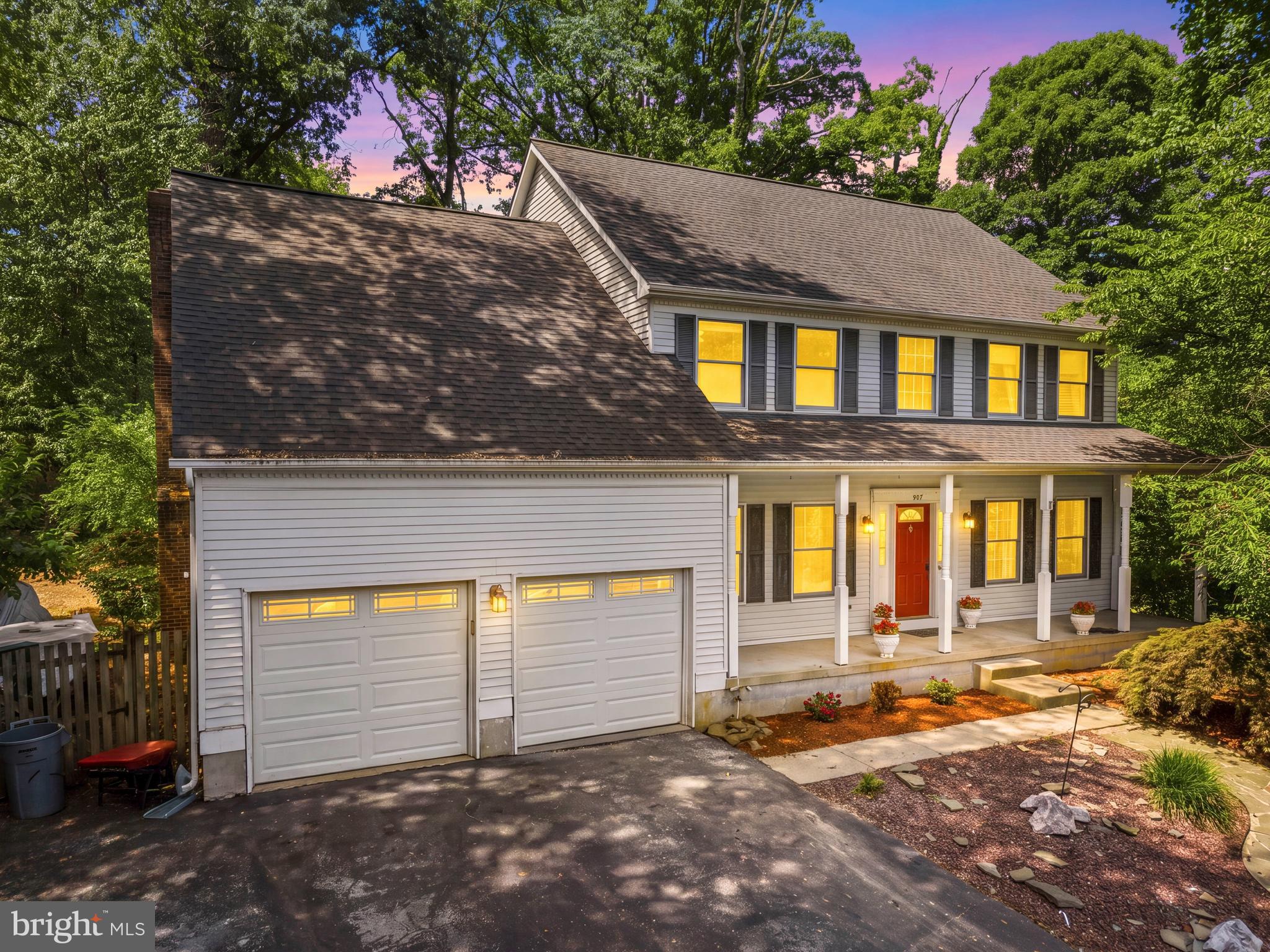 907 GOLDEN EYE COURT