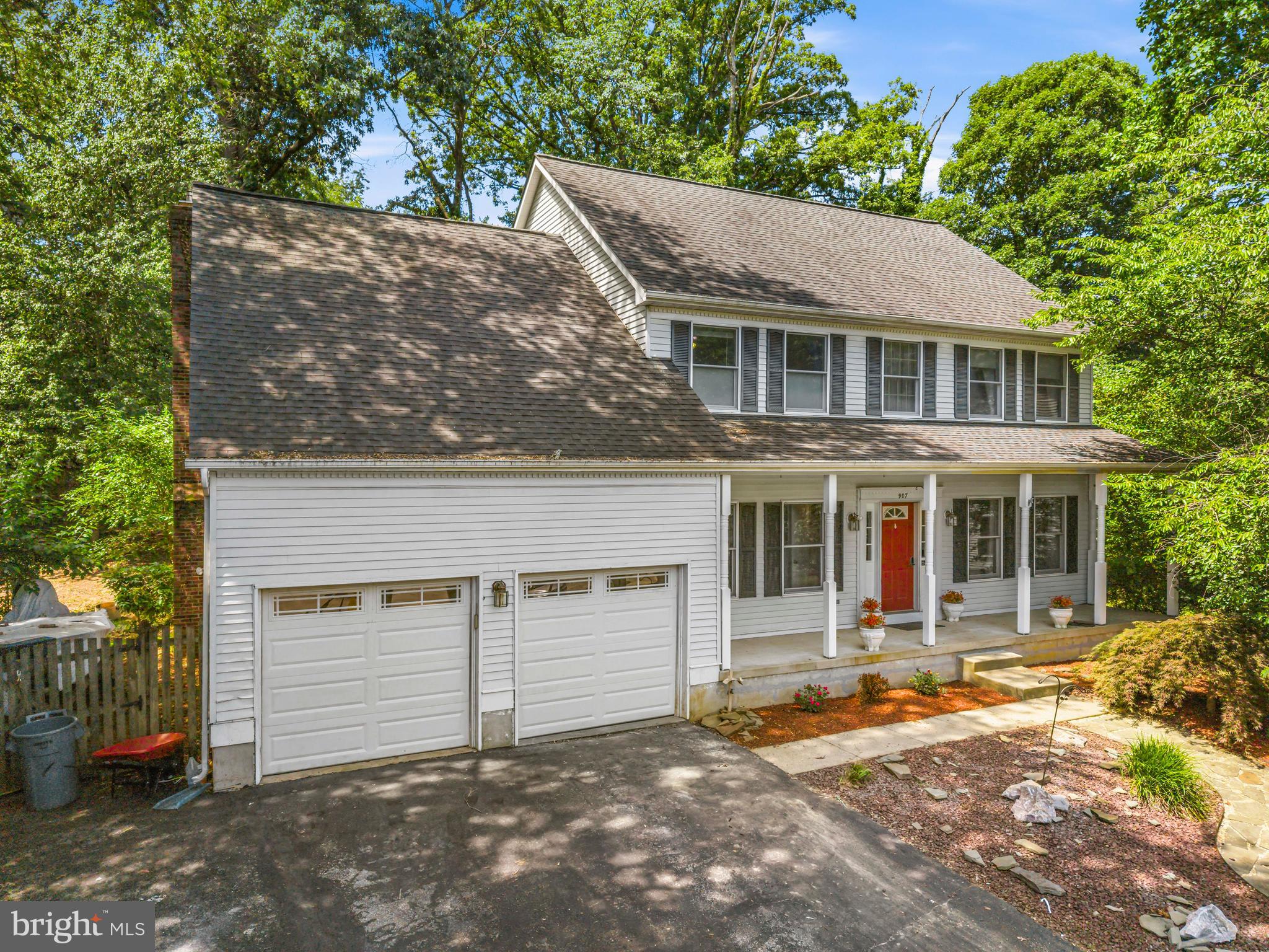 907 GOLDEN EYE COURT