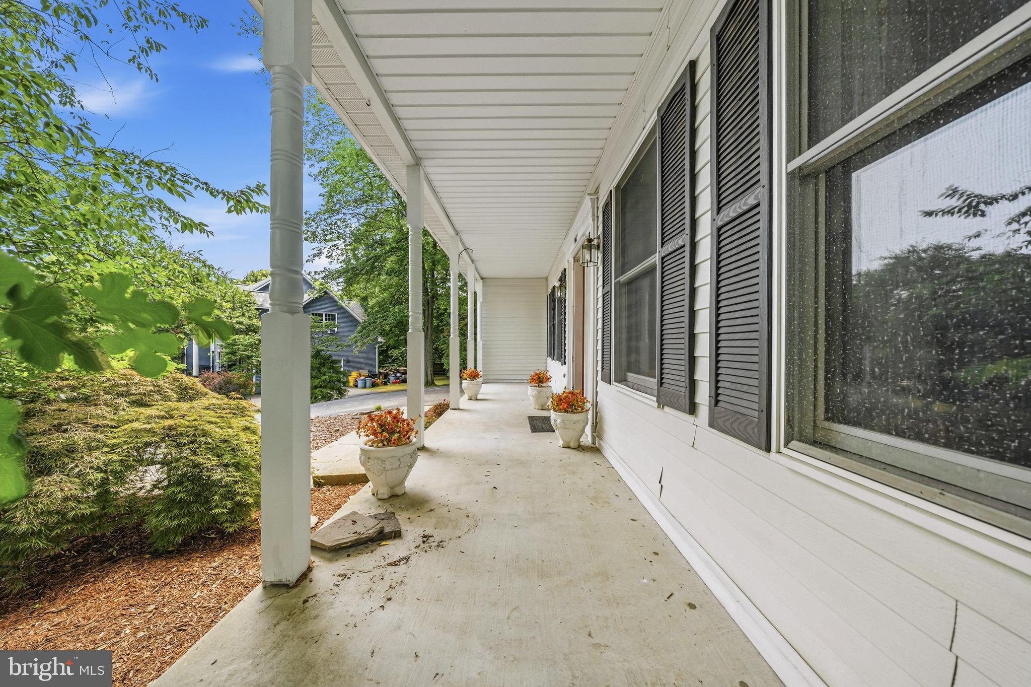 907 GOLDEN EYE COURT