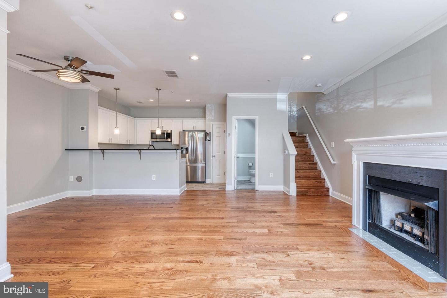 8716 GREEN FIELD COURT