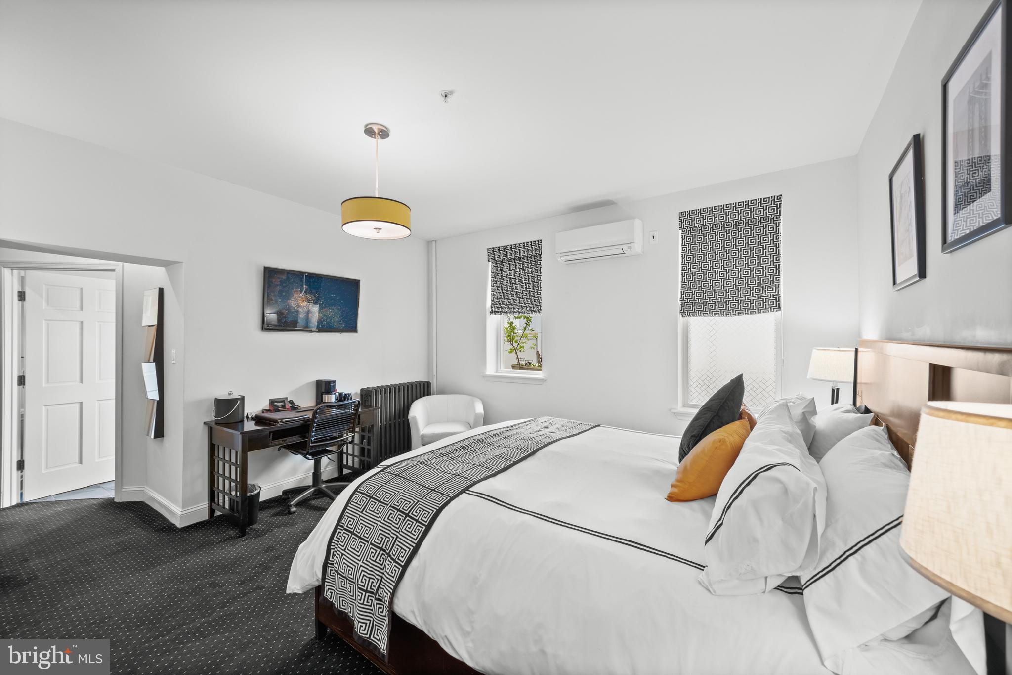 LITTLE ITALY - Residential Income