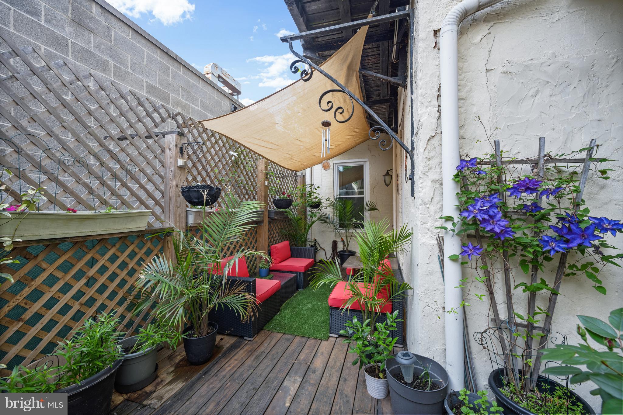 LITTLE ITALY - Residential Income