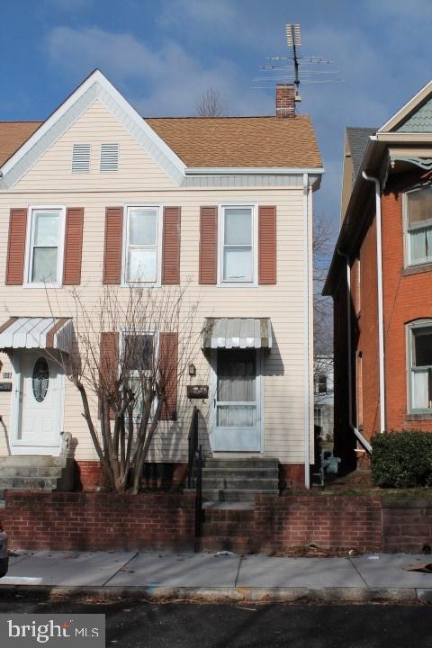 2 bd. 1 bath duplex with 1 car garage situated on a quiet street In Hanover Borough. Within walking distance to downtown shops and amenities. Large 2nd floor bathroom, storage in attic, and updated electric. Would make a nice home or investment property!