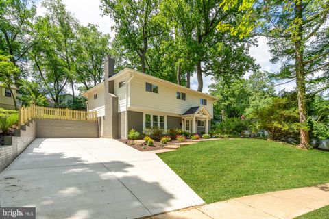 Photo of 4024 Simms Drive, Kensington, MD 20895 (MLS # MDMC2152882)