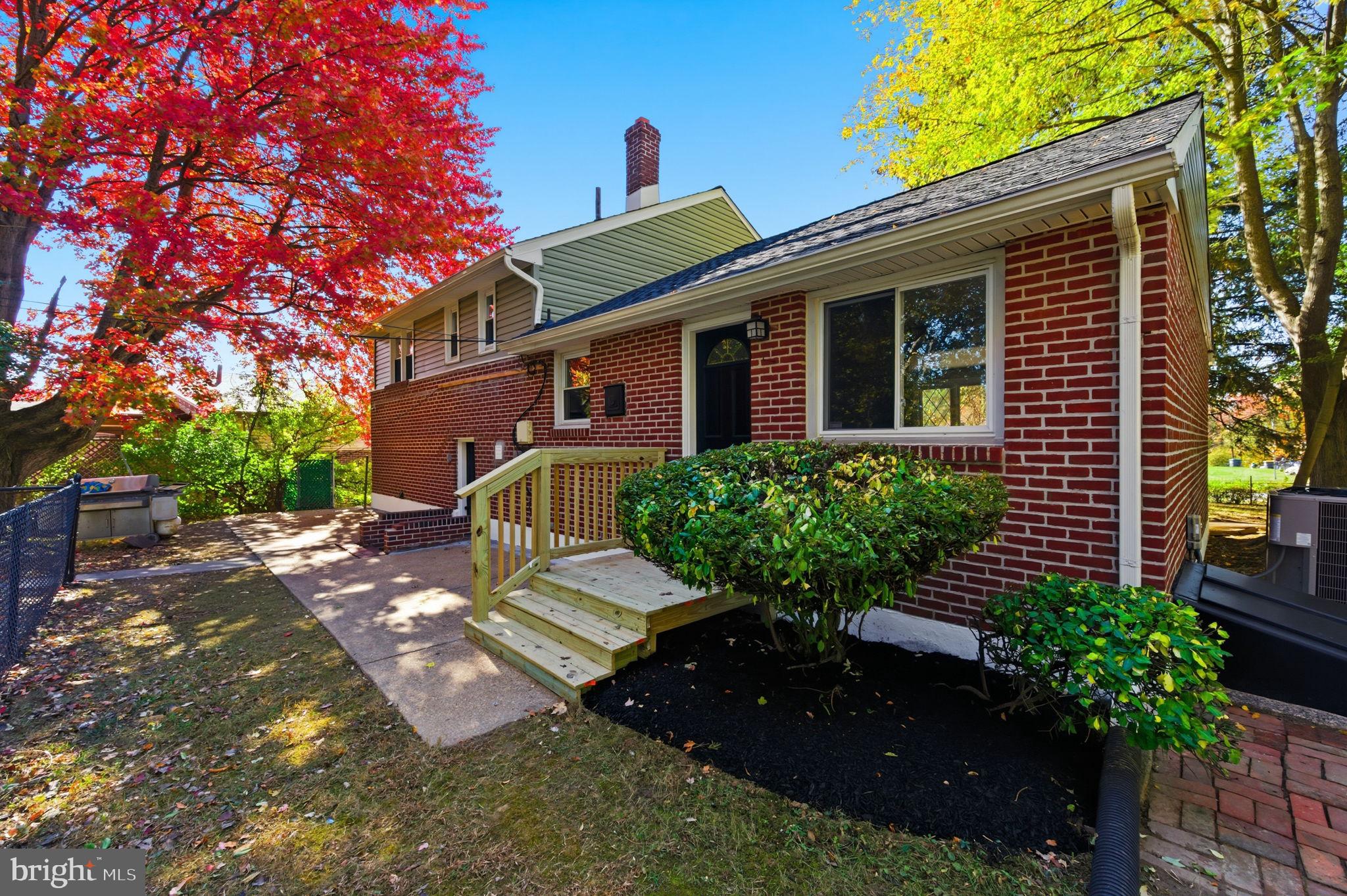 GRAYLYN CREST - Residential