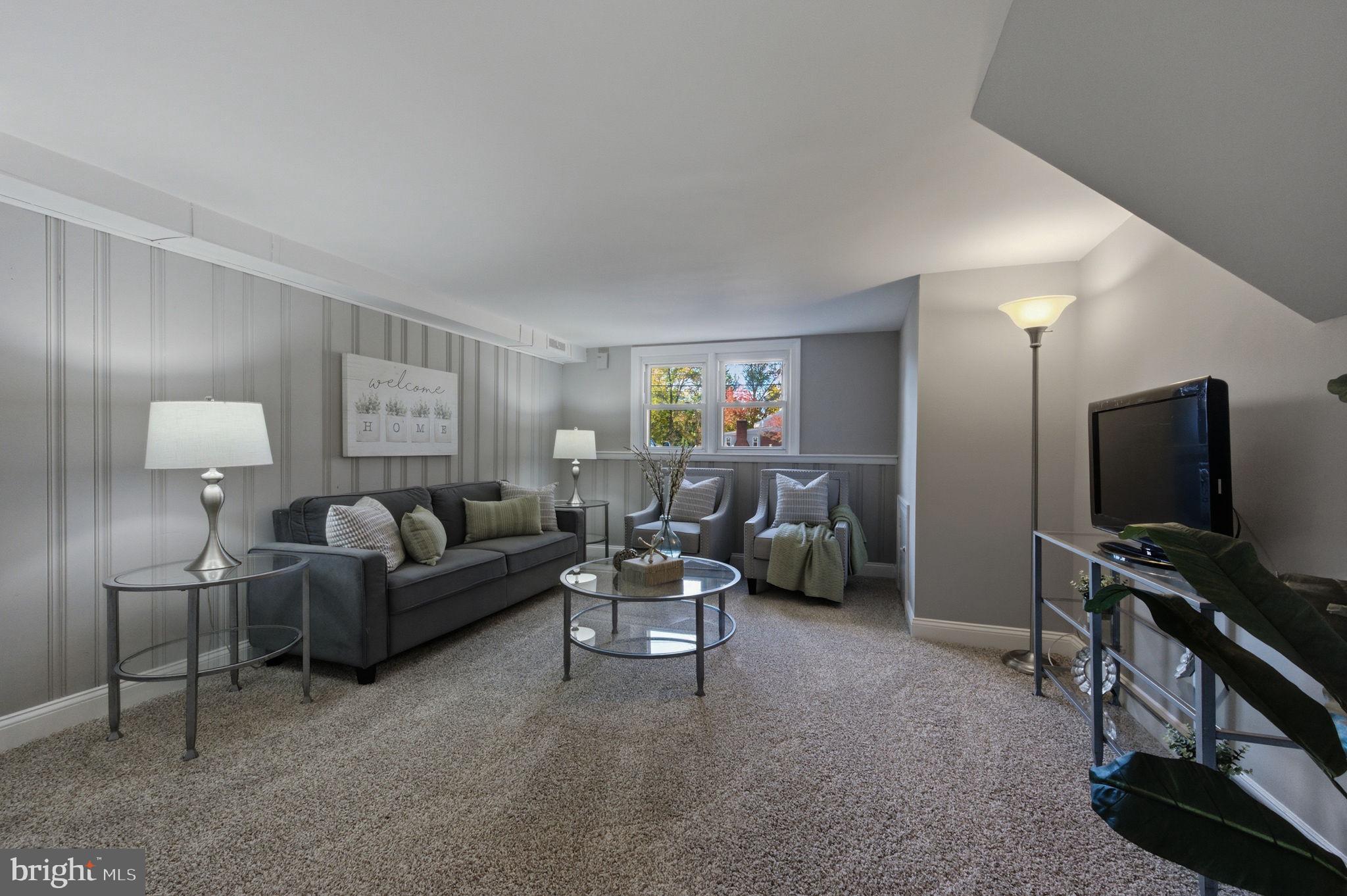 GRAYLYN CREST - Residential