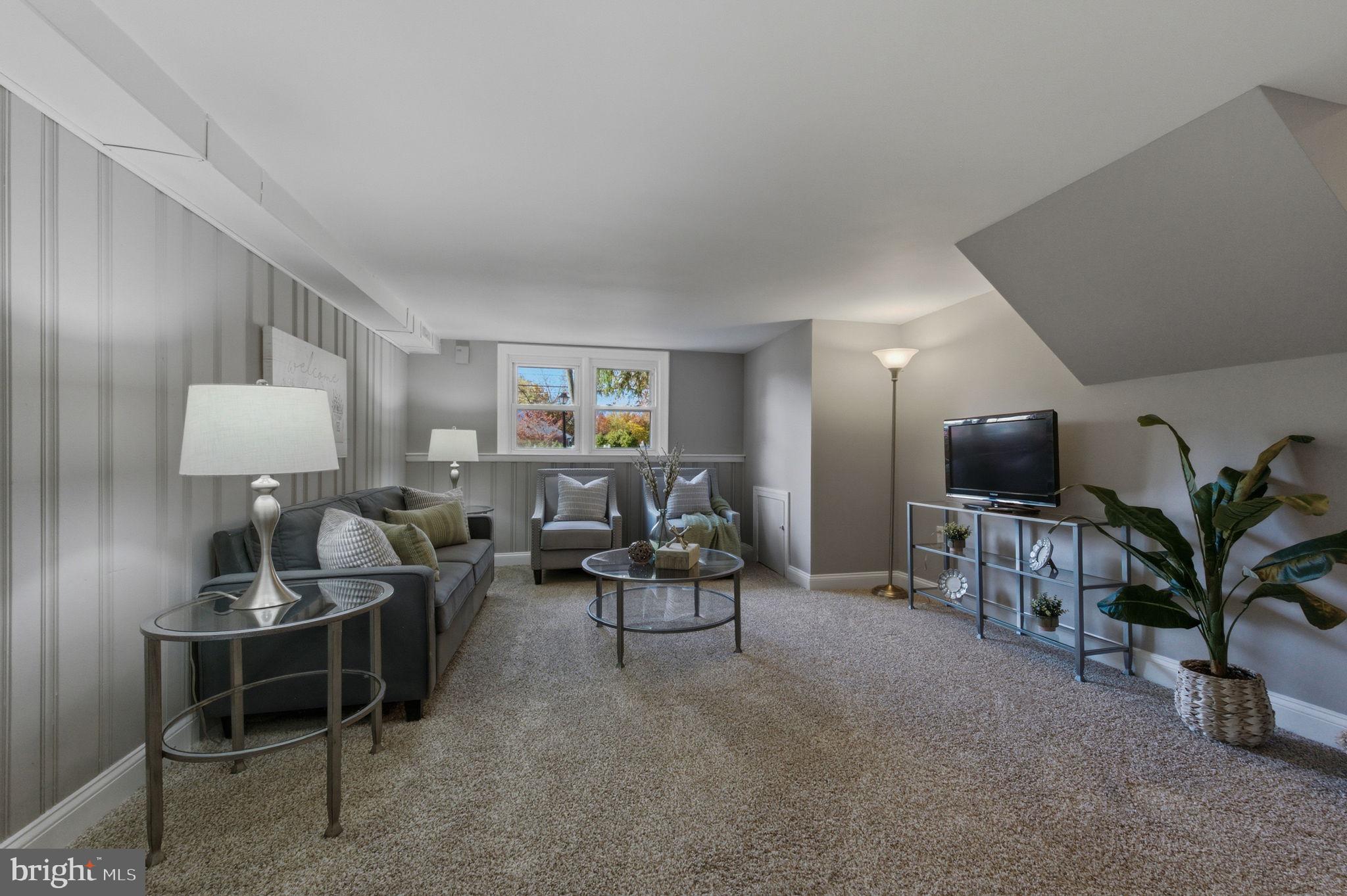 GRAYLYN CREST - Residential