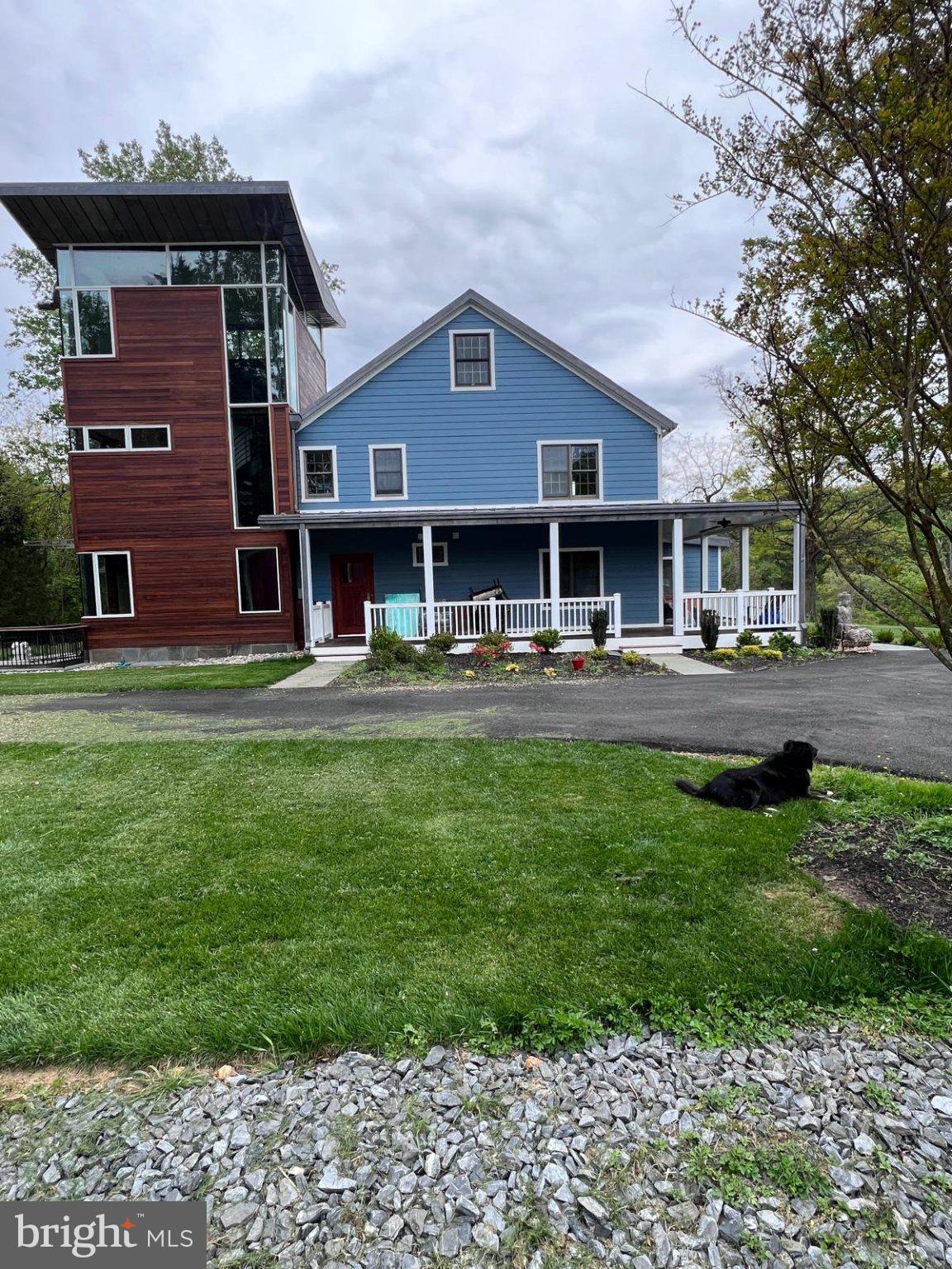 POTOMAC OUTSIDE - Residential