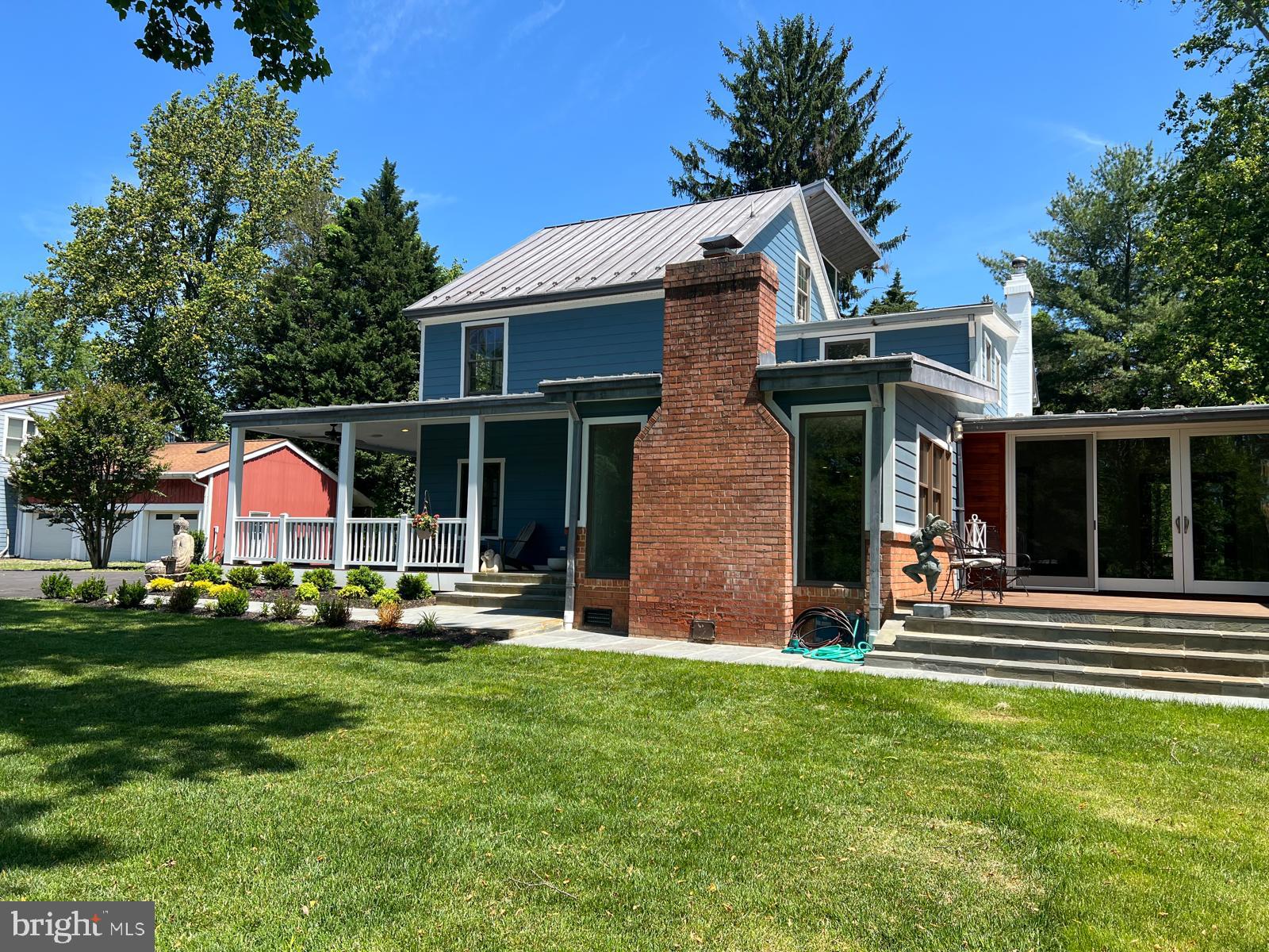 POTOMAC OUTSIDE - Residential
