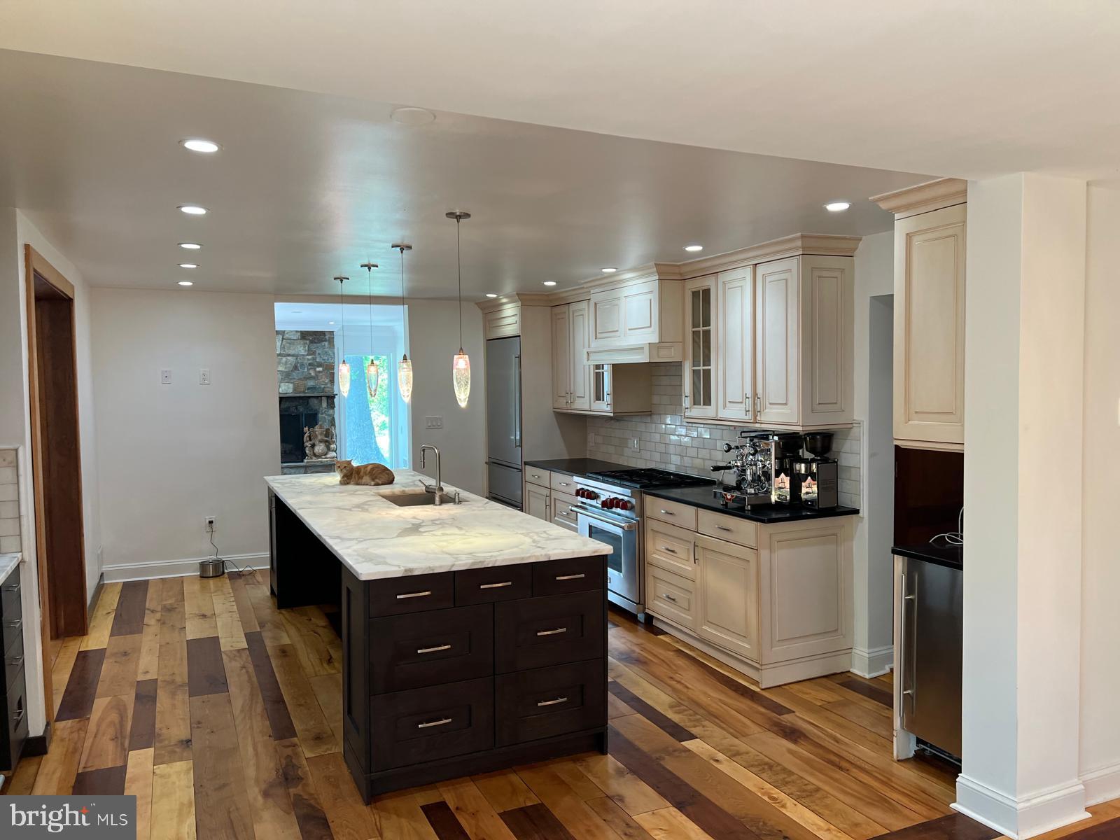 POTOMAC OUTSIDE - Residential