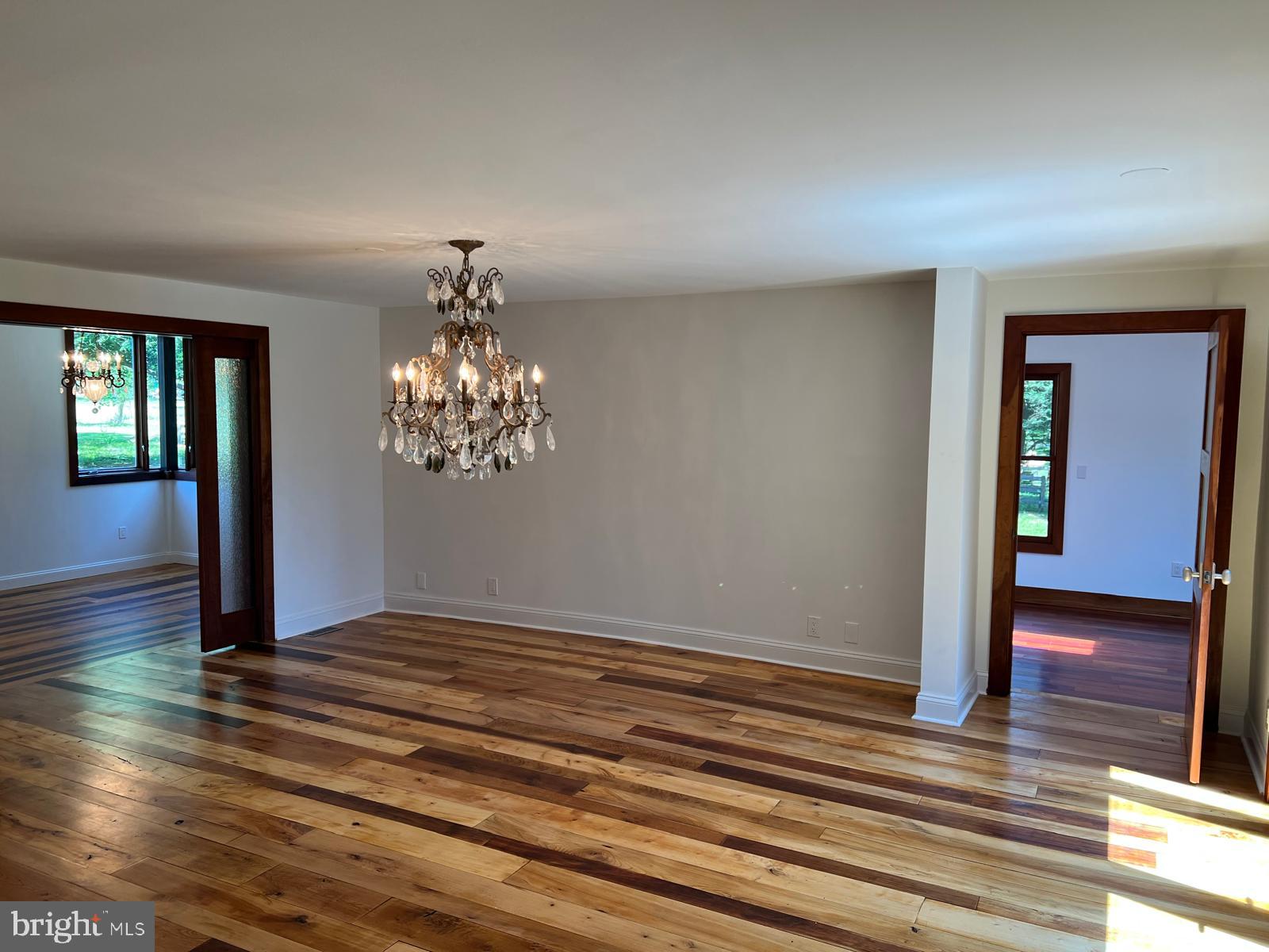 POTOMAC OUTSIDE - Residential