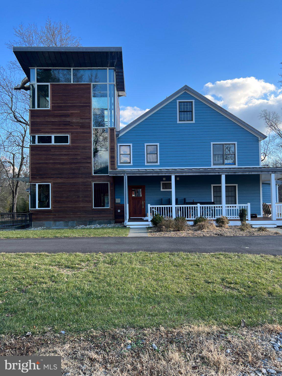 POTOMAC OUTSIDE - Residential
