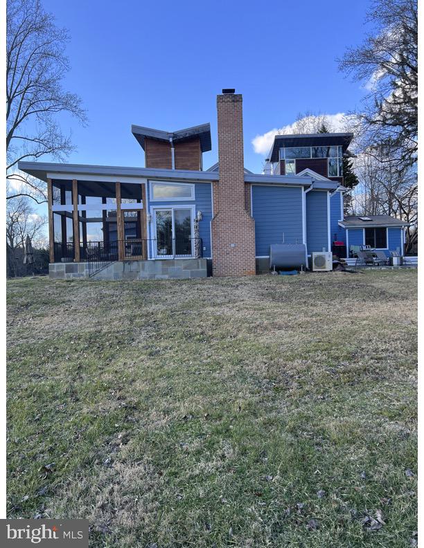 POTOMAC OUTSIDE - Residential