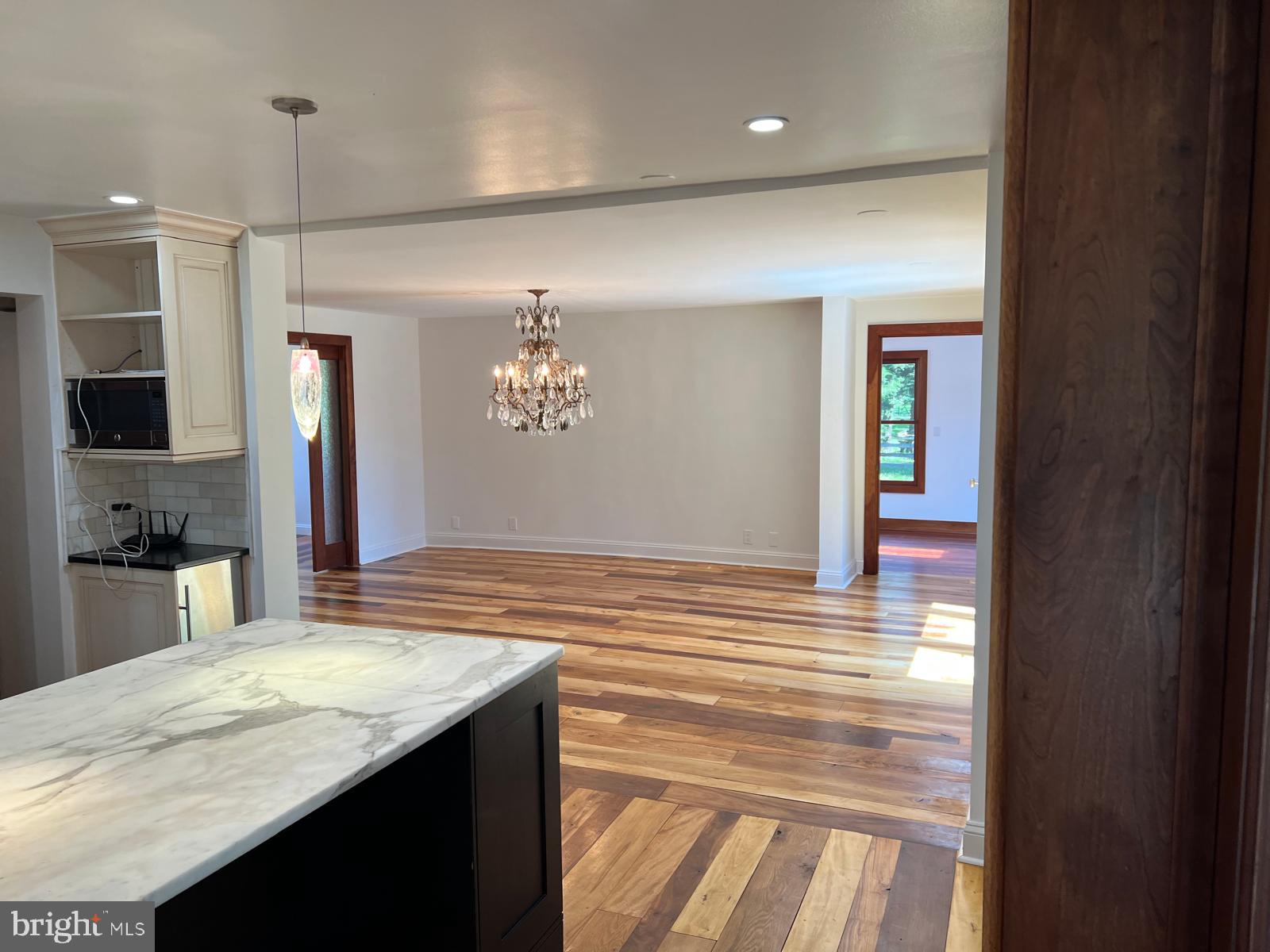 POTOMAC OUTSIDE - Residential