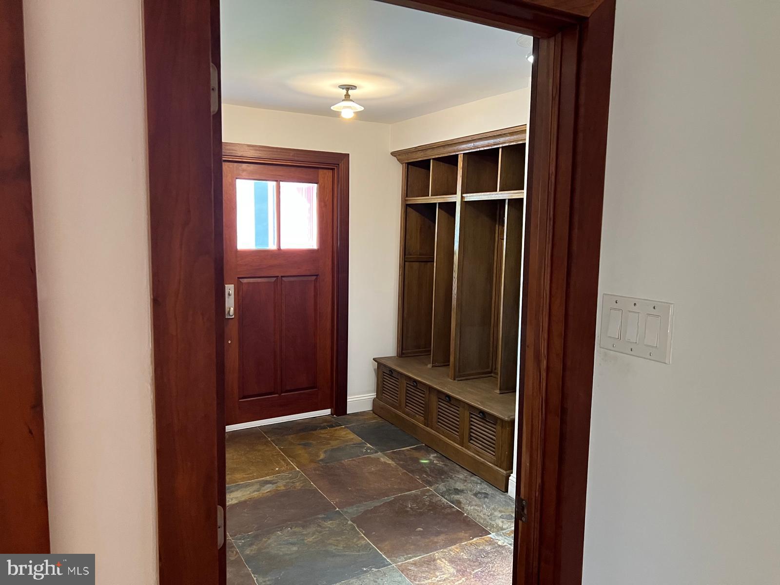 POTOMAC OUTSIDE - Residential