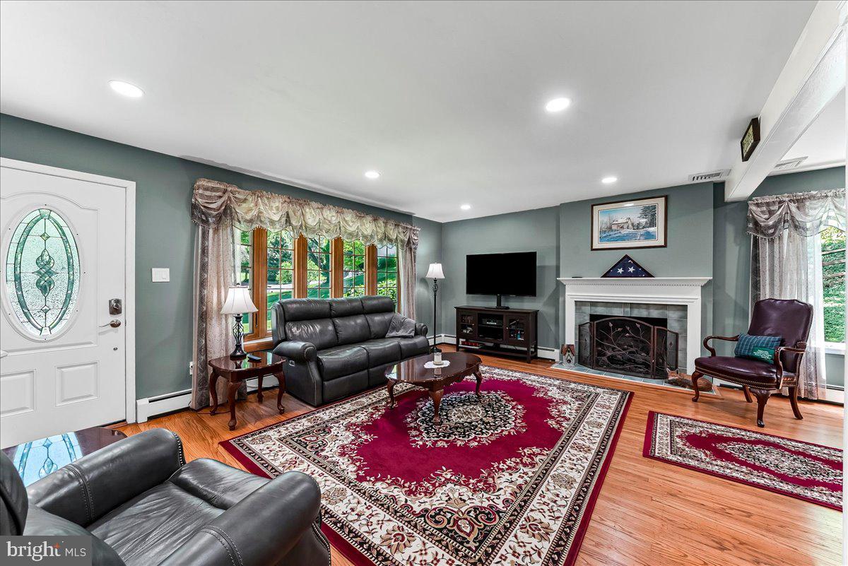 207 WALTER DRIVE