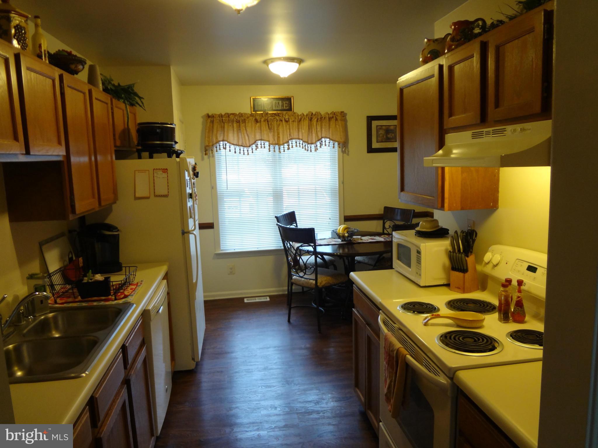 TALL OAKS TOWNHOUSES - Residential Lease