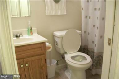 TALL OAKS TOWNHOUSES - Residential Lease