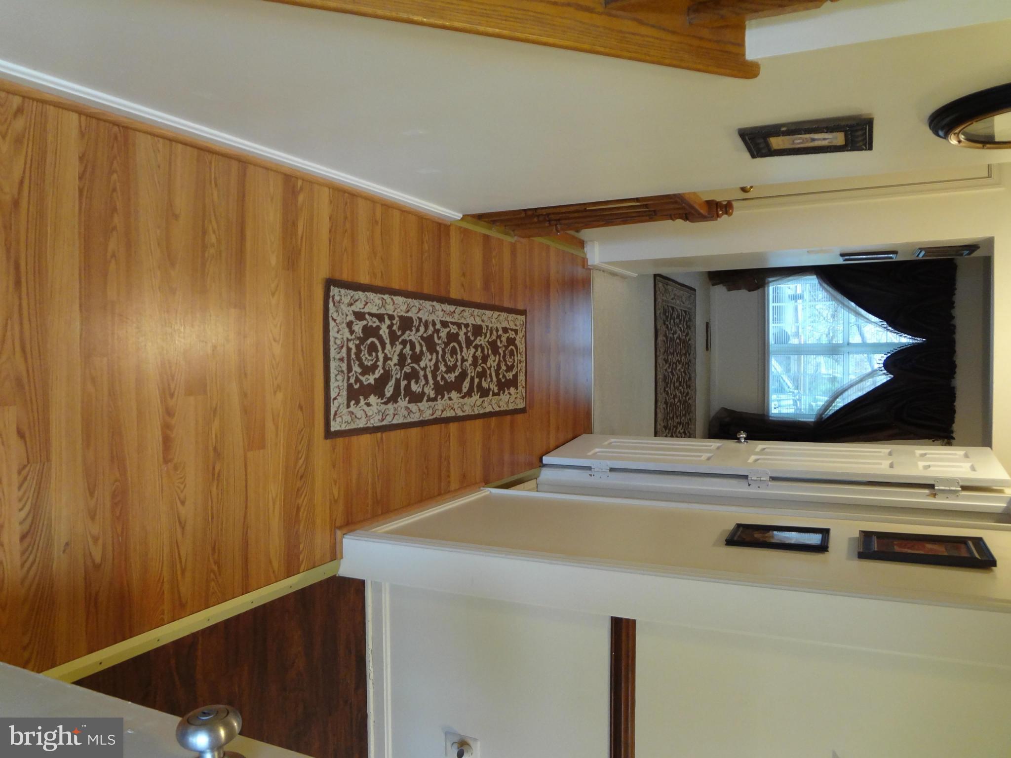 TALL OAKS TOWNHOUSES - Residential Lease